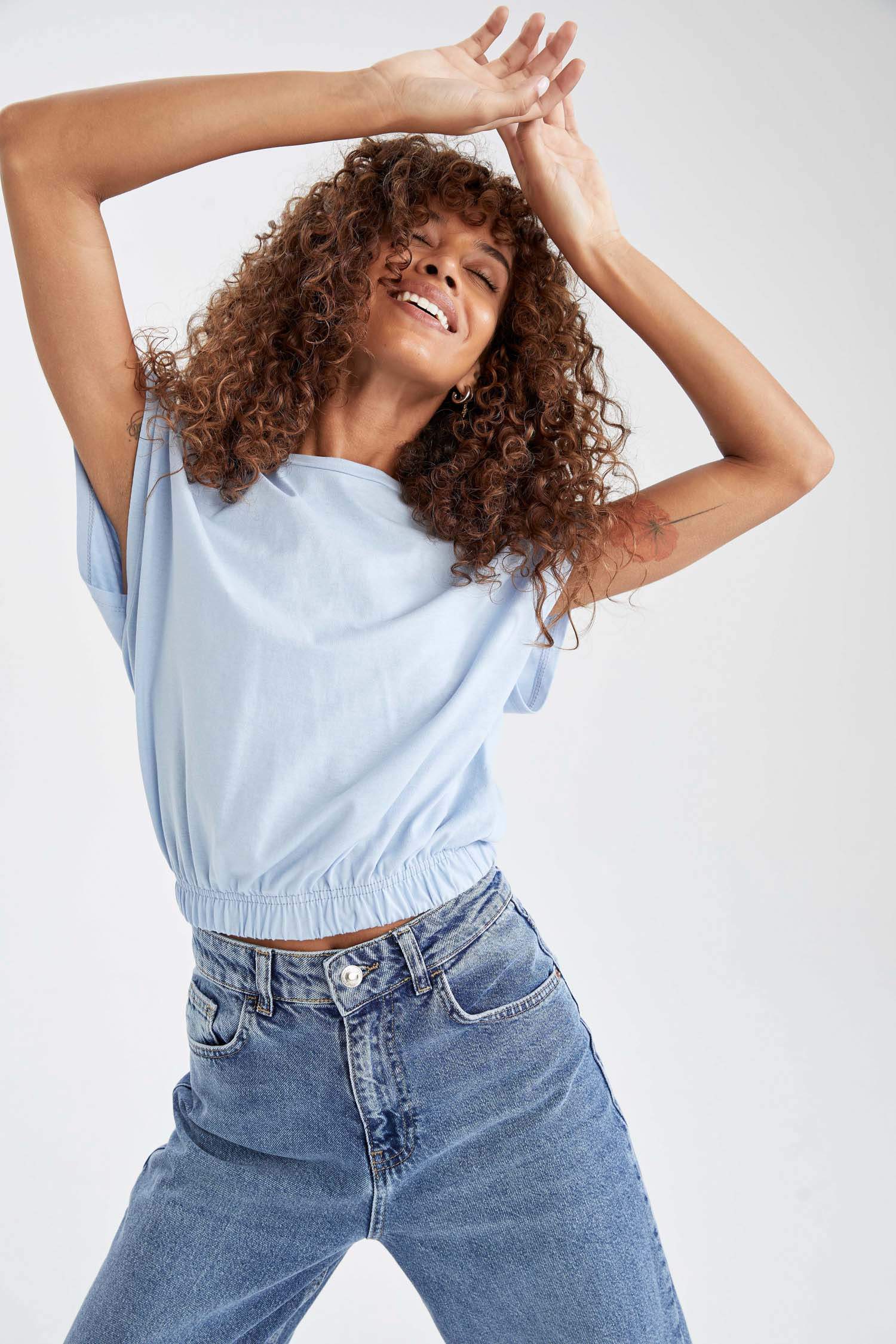 Beli Lastikli Relax Fit Kısa Kollu Pamuklu Crop Tişört