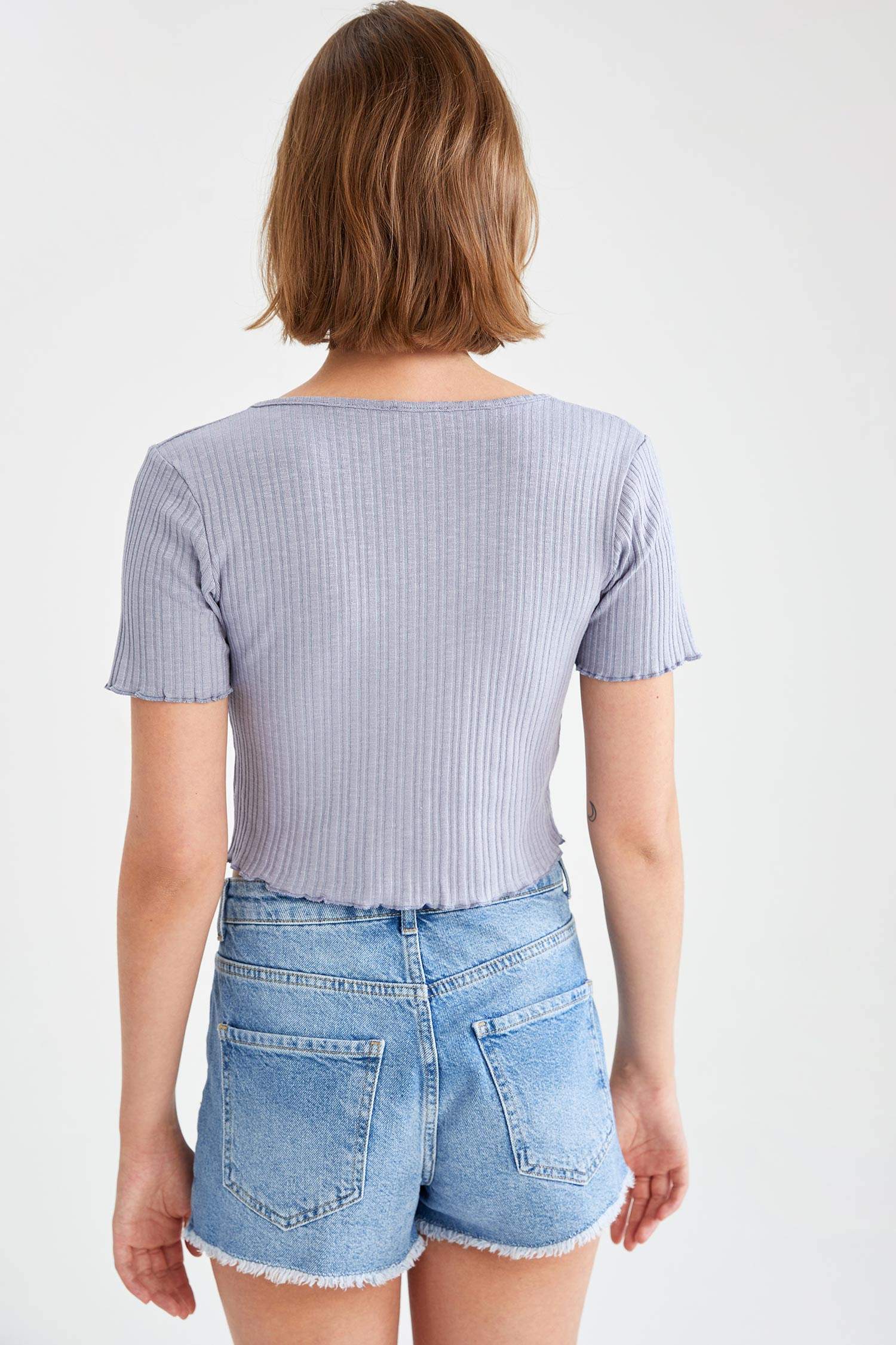 Coool V Yaka Düğmeli Crop Fitii Hırka