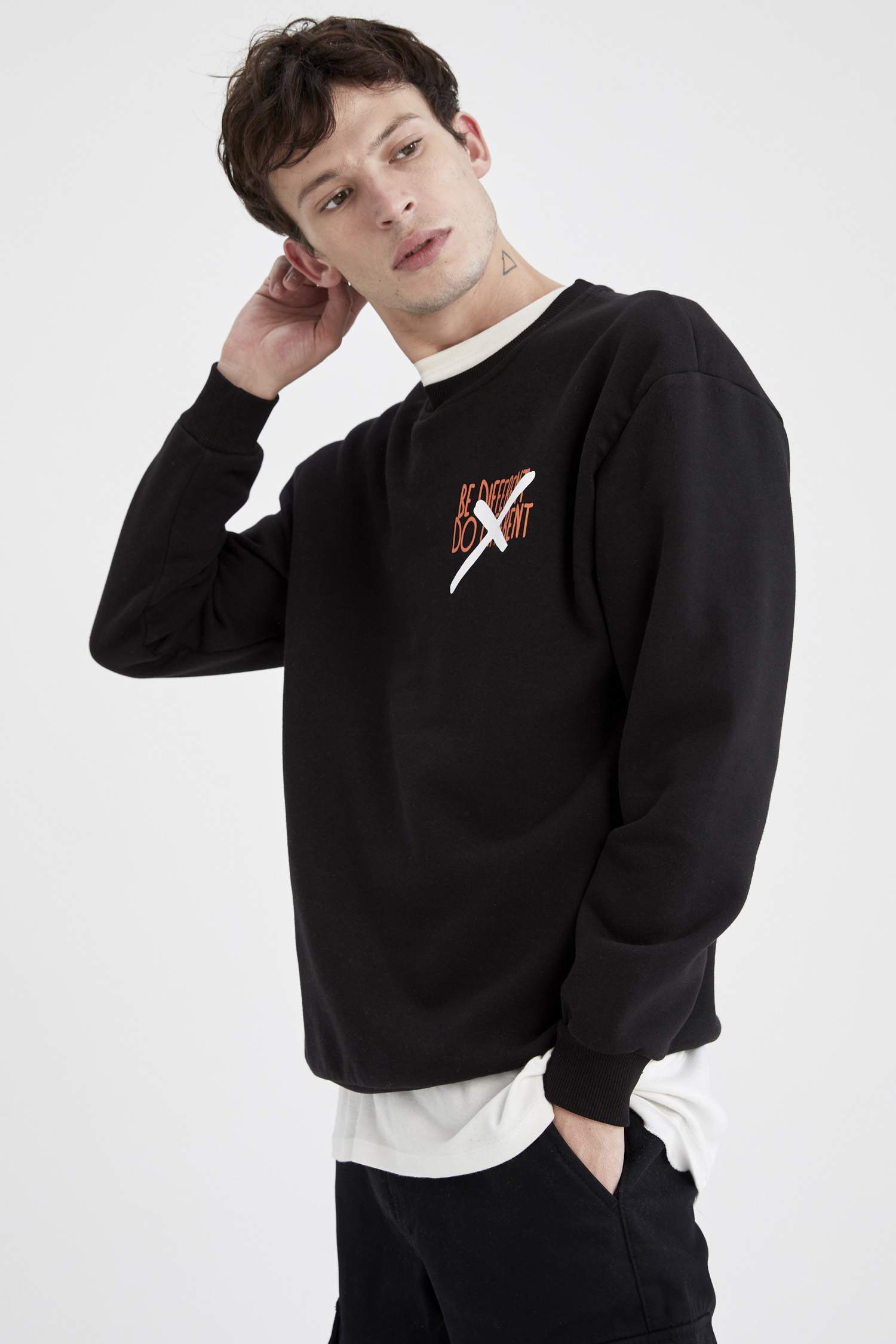 Oversize Fit Bisiklet Yaka Sırt Baskılı Uzun Kollu Sweatshirt