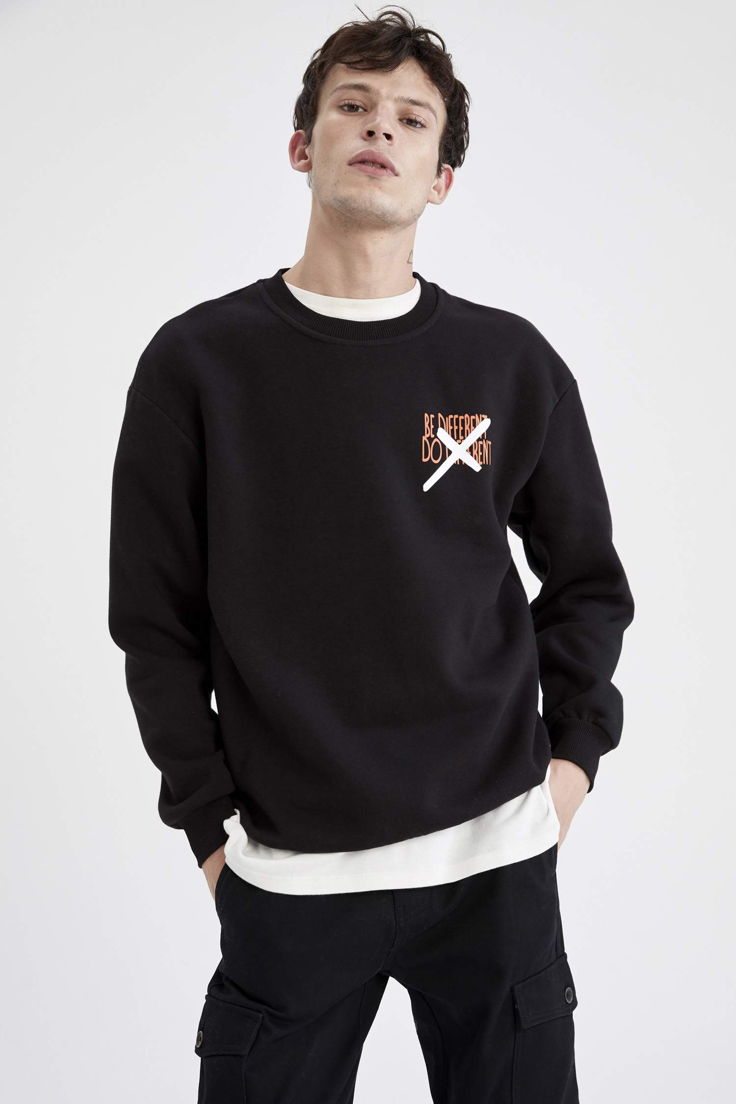 Oversize Fit Bisiklet Yaka Sırt Baskılı Uzun Kollu Sweatshirt