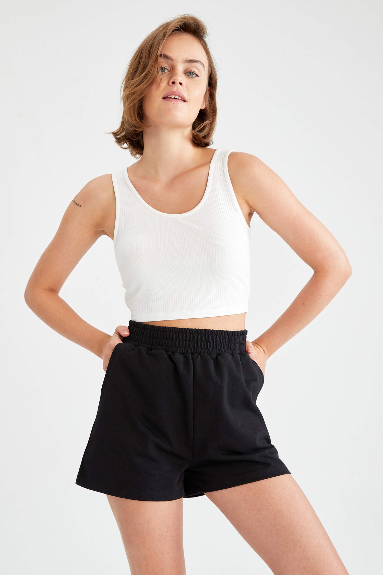 Cepli Beli Lastikli Relax Fit Mini Şort