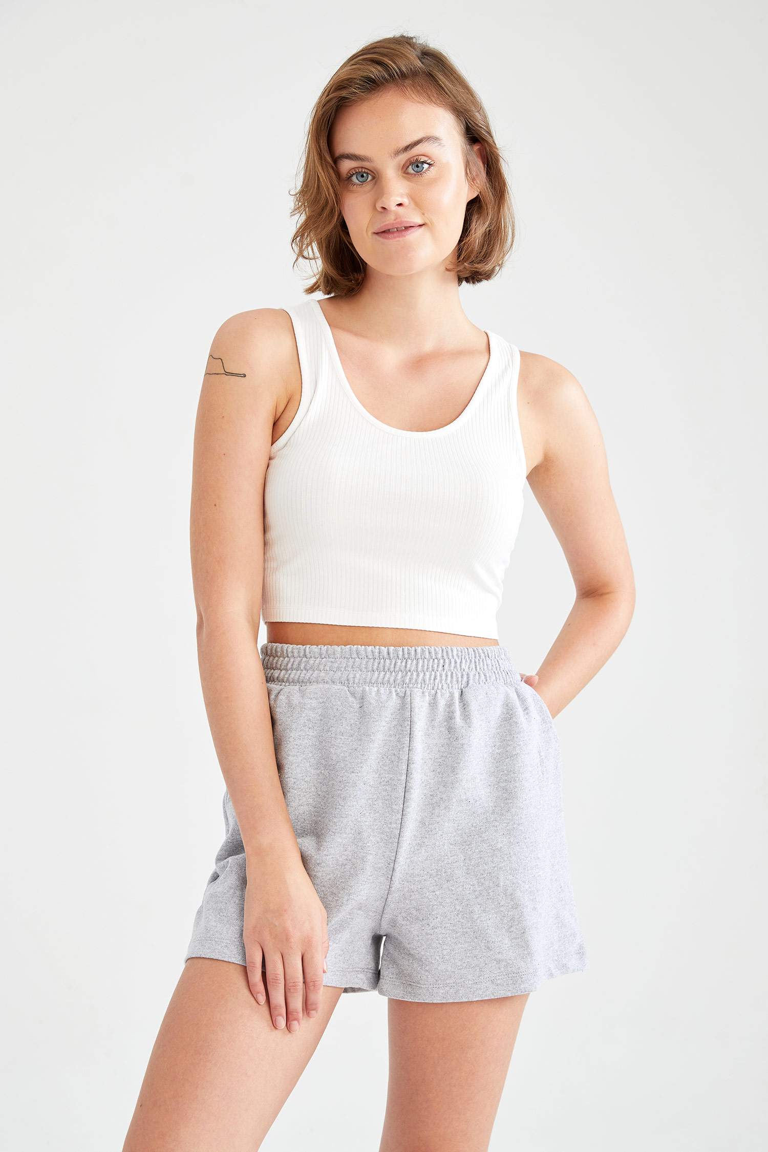 Cepli Beli Lastikli Relax Fit Mini Şort