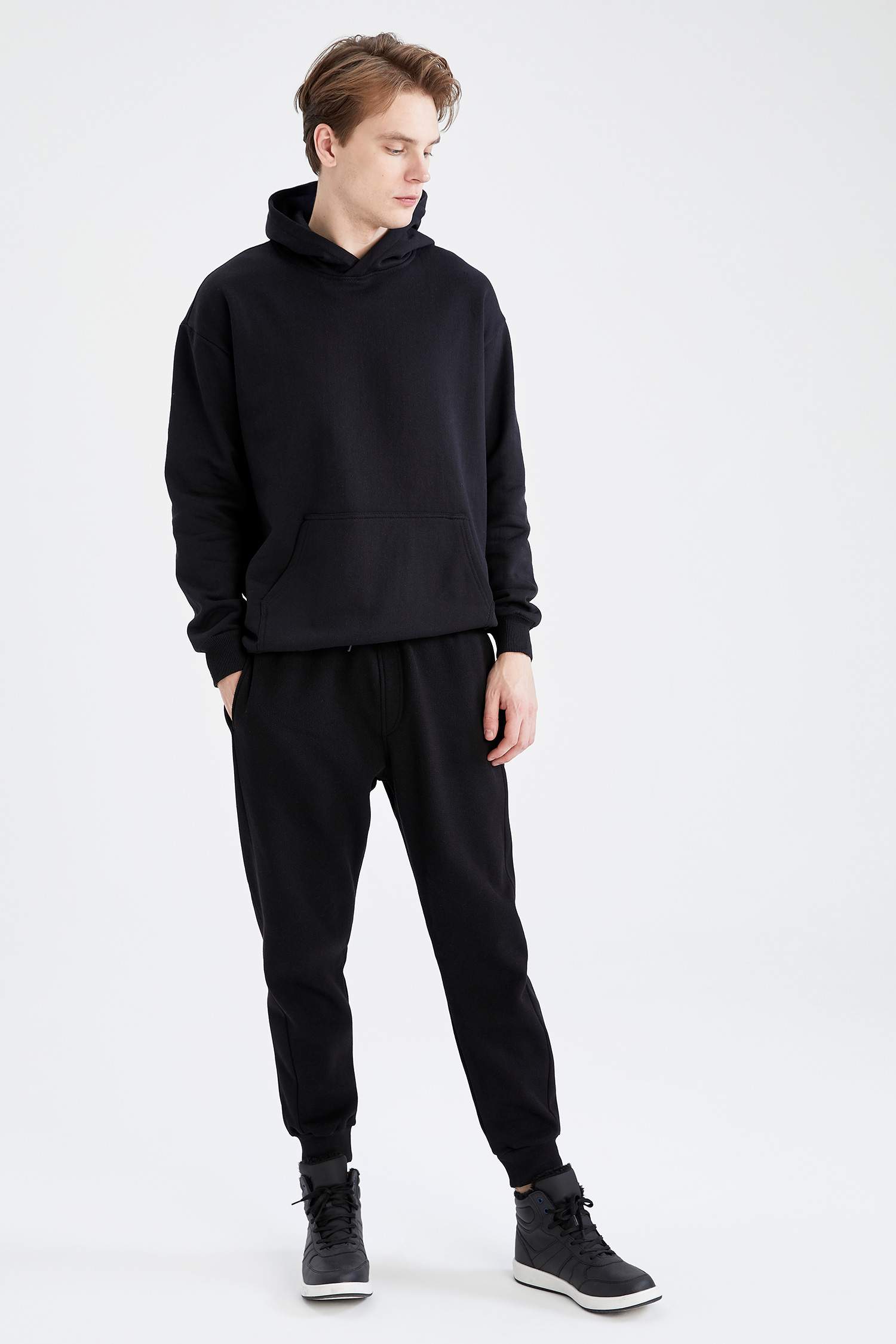 Oversize Fit Kapüşonlu Kanguru Cepli Uzun Kollu Sweatshirt