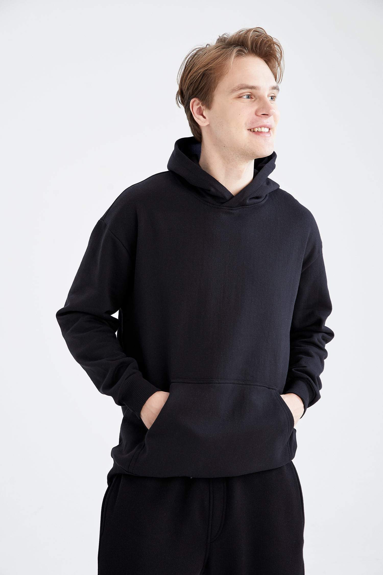 Oversize Fit Kapüşonlu Kanguru Cepli Uzun Kollu Sweatshirt