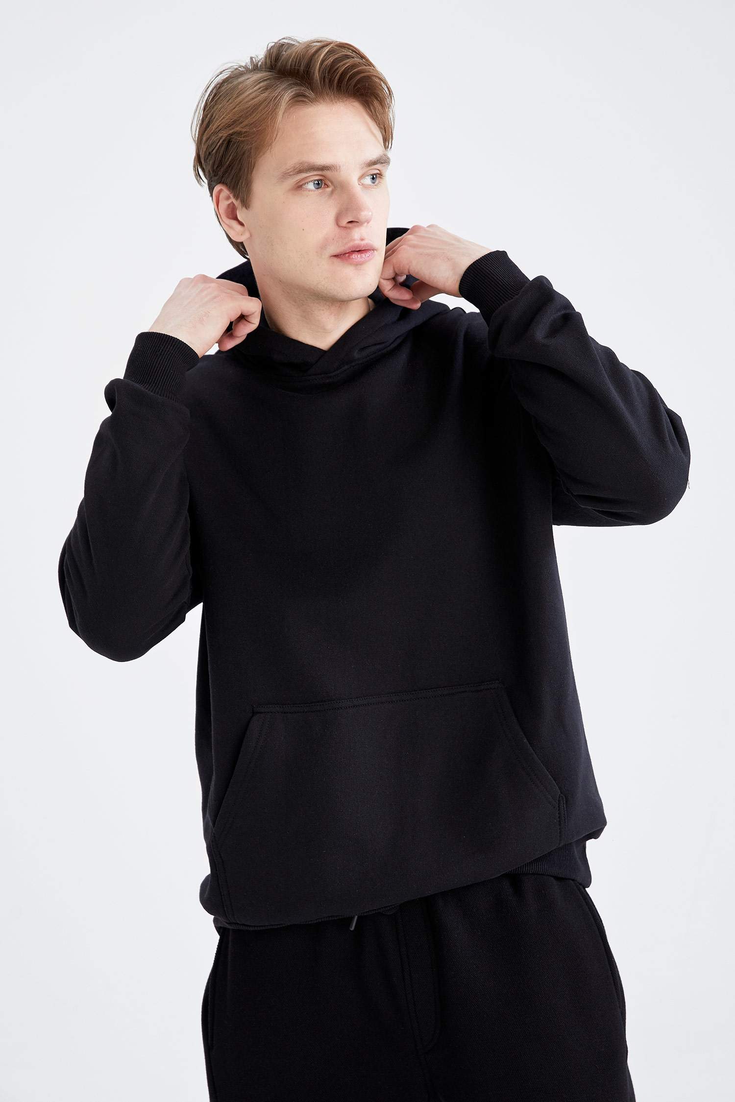 Oversize Fit Kapüşonlu Kanguru Cepli Uzun Kollu Sweatshirt