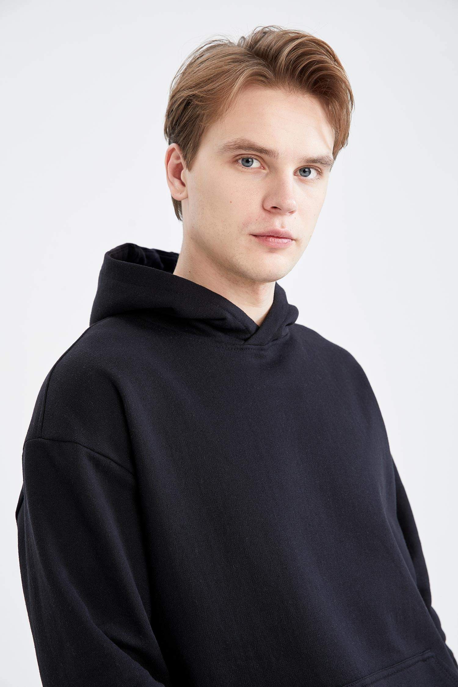 Oversize Fit Kapüşonlu Kanguru Cepli Uzun Kollu Sweatshirt