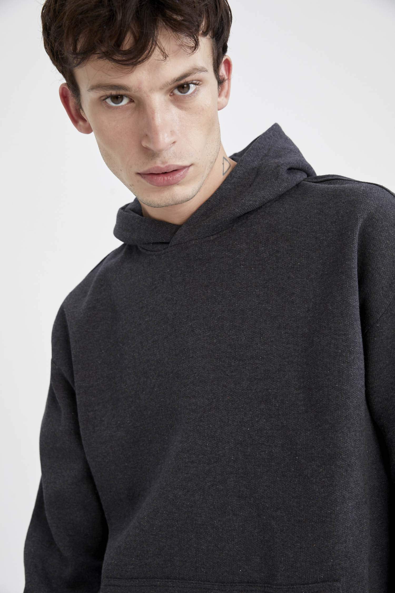 Oversize Fit Kapüşonlu Kanguru Cepli Uzun Kollu Sweatshirt