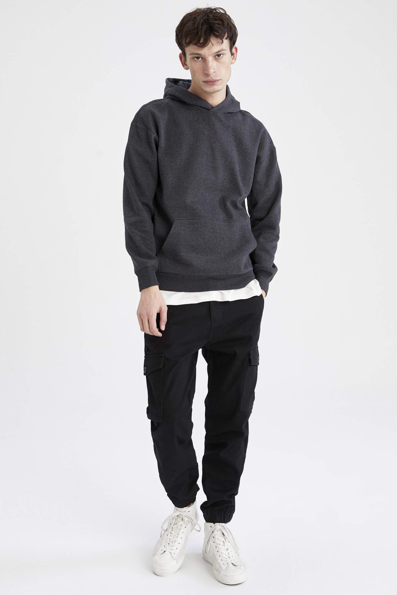 Oversize Fit Kapüşonlu Kanguru Cepli Uzun Kollu Sweatshirt