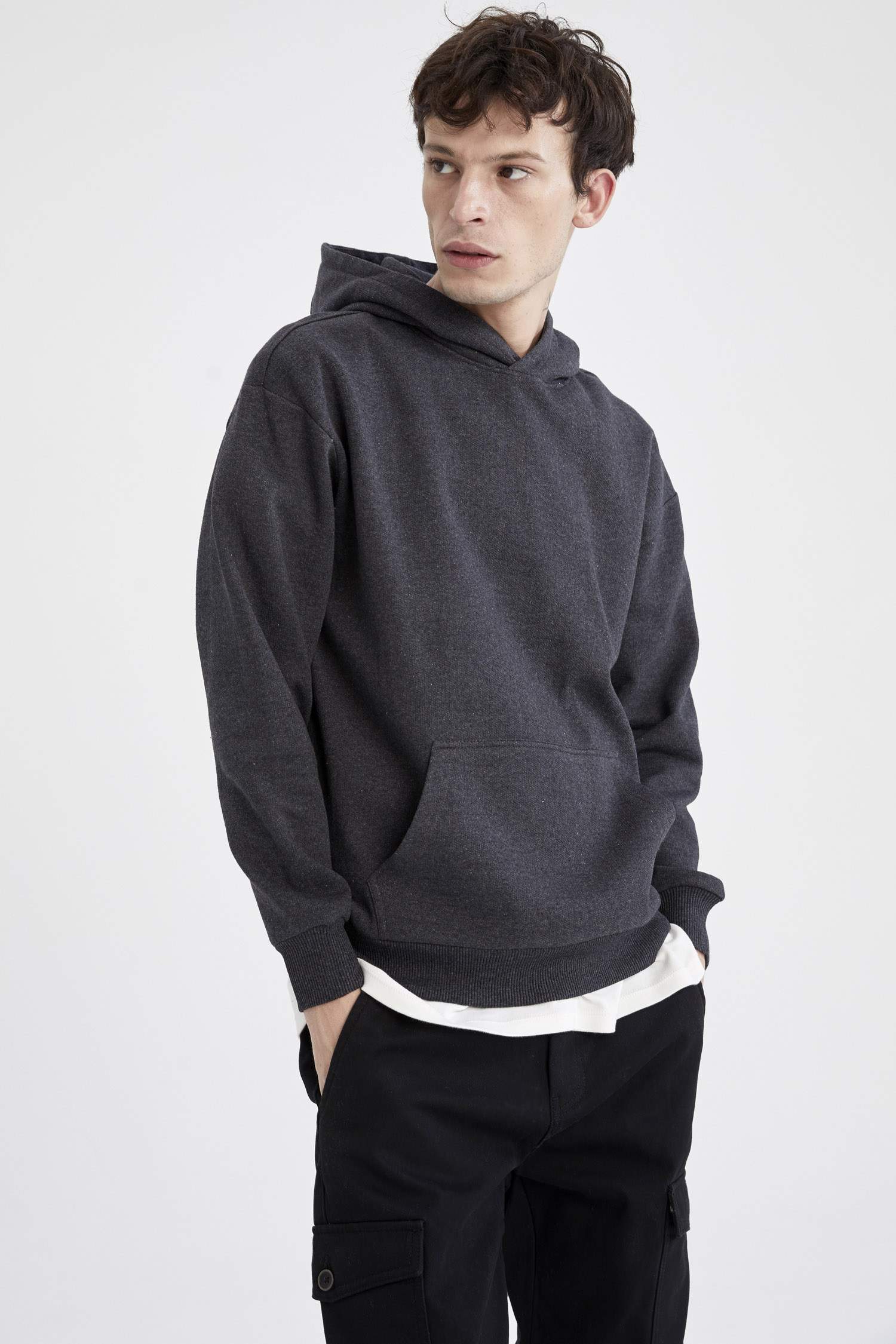 Oversize Fit Kapüşonlu Kanguru Cepli Uzun Kollu Sweatshirt