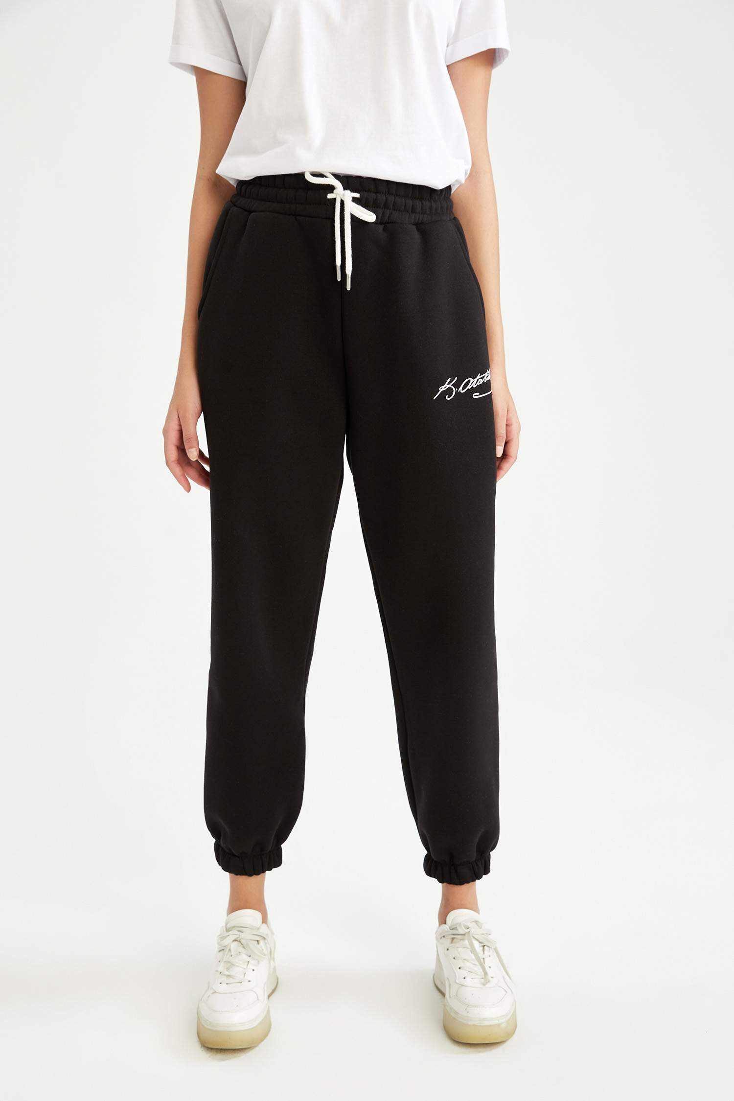 29 Ekim K. Atatürk İmzalı Oversize Fit Jogger Eşofman Altı
