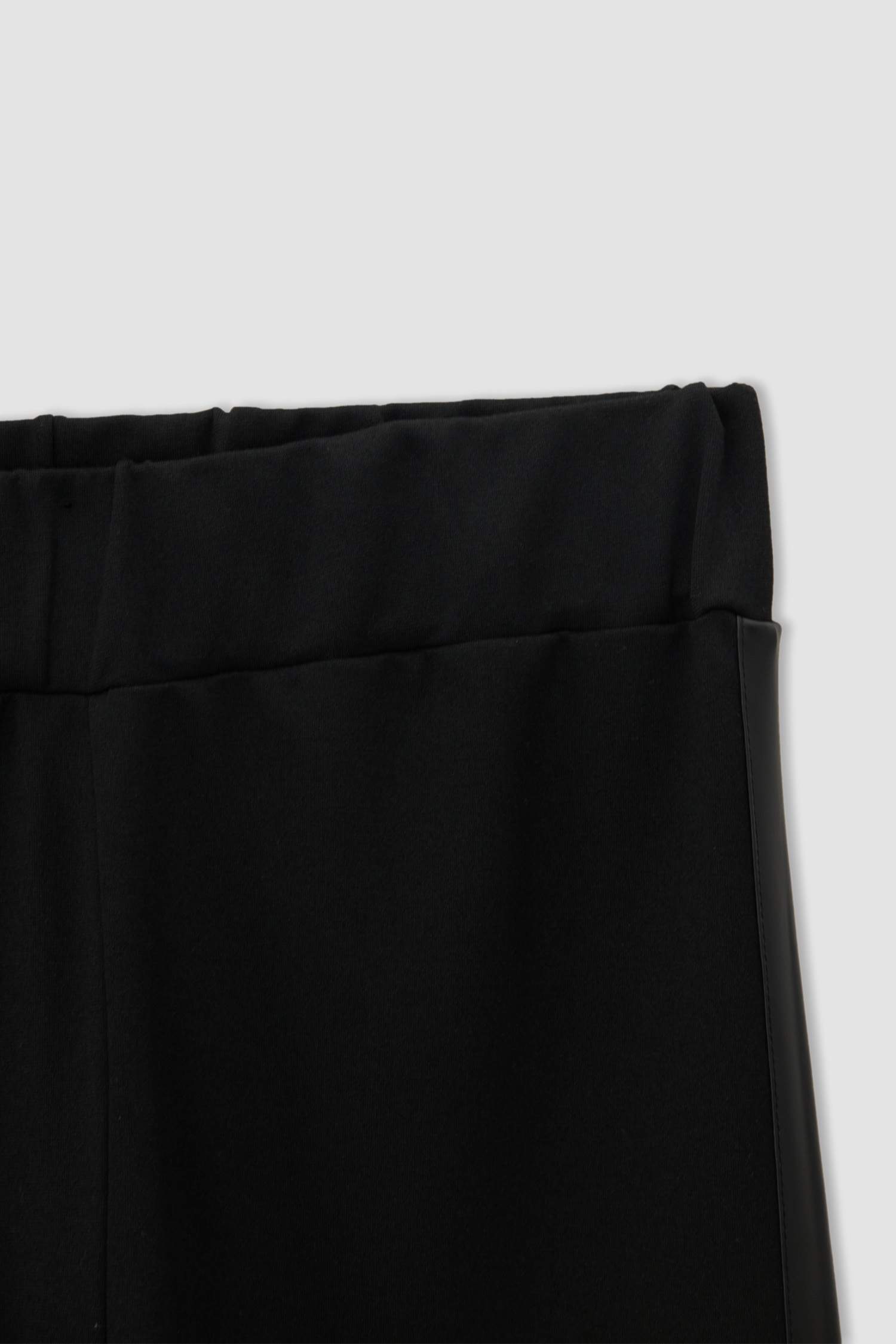 Beli Lastikli Suni Deri Şerit Detaylı Büyük Beden Skinny Fit Tayt