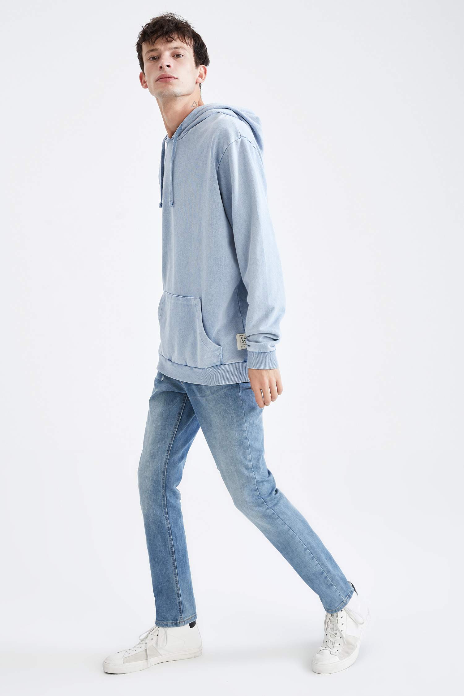 Oversize Kapüşonlu Kanguru Cepli Uzun Kollu Sweatshirt