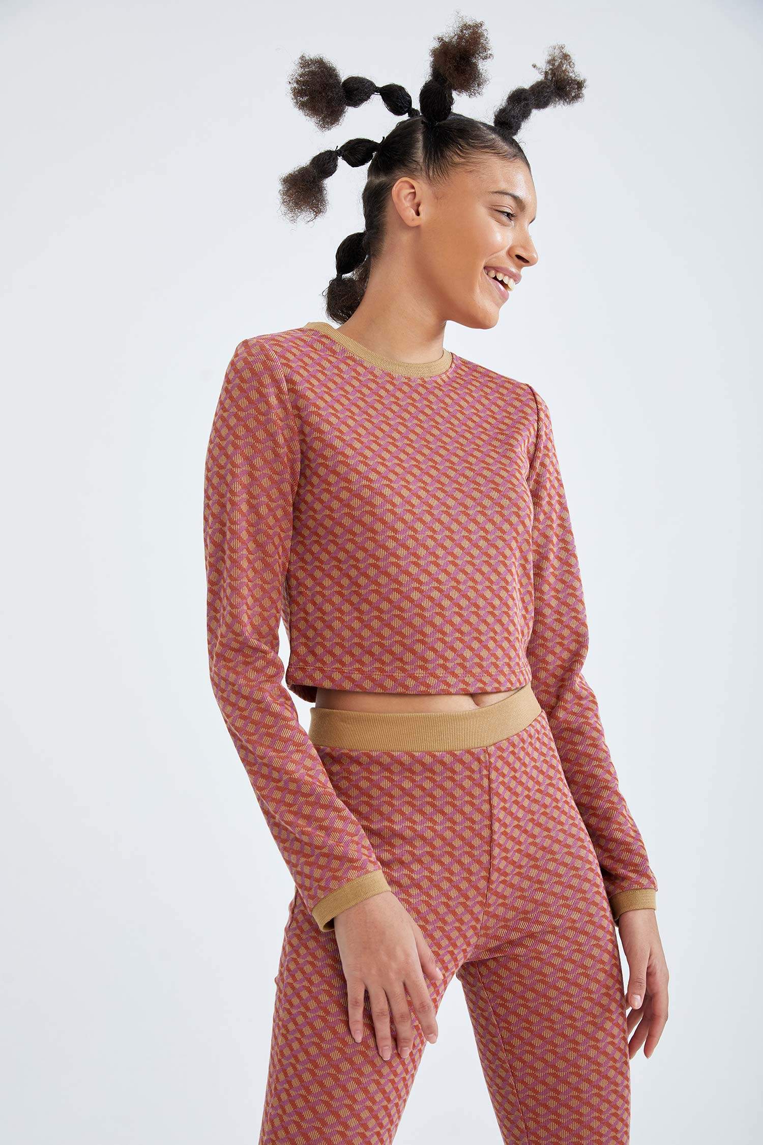Geometrik Jakarlı Bisiklet Yaka Slim Fit Uzun Kollu Tişört