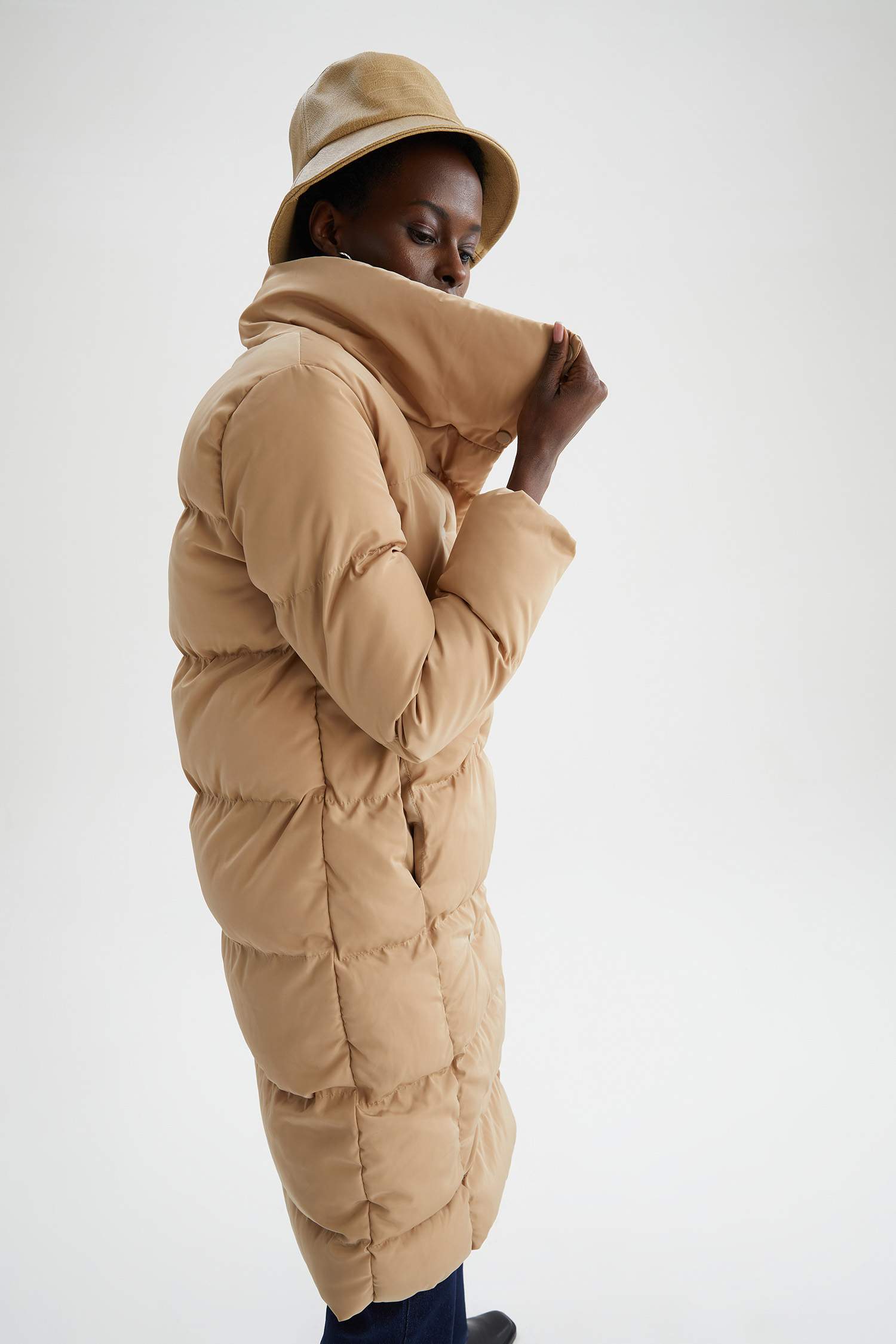 Oversize Fit Dik Yaka Dolgulu Şişme Uzun Mont Parka
