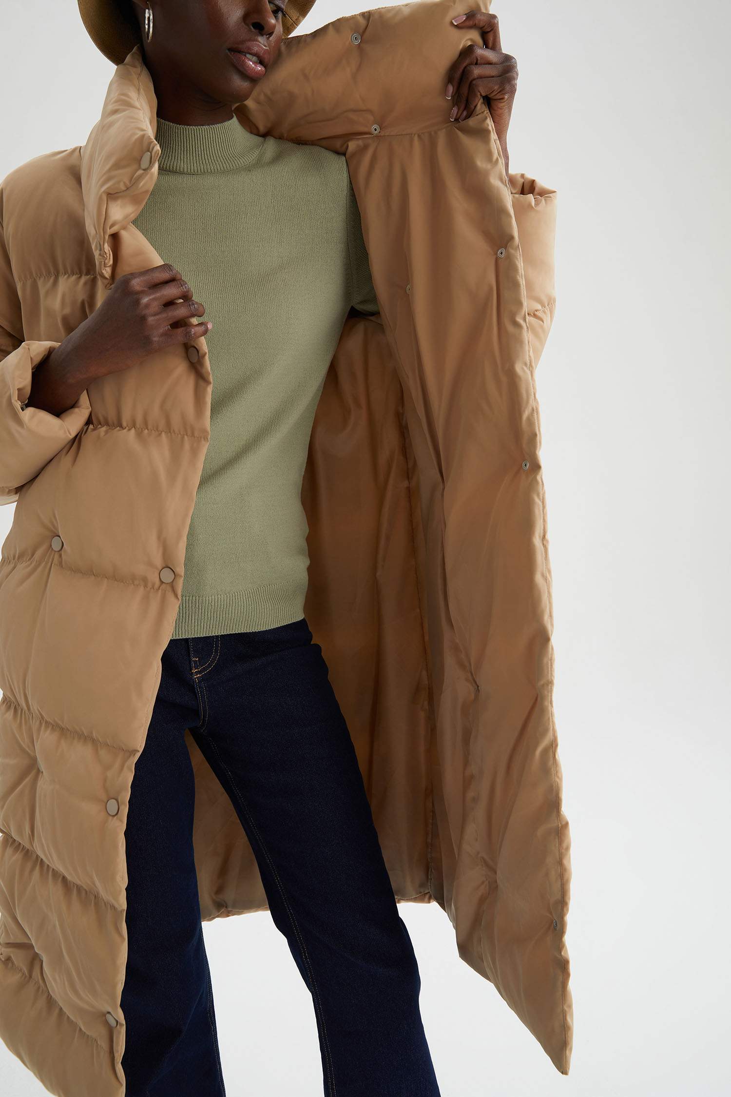 Oversize Fit Dik Yaka Dolgulu Şişme Uzun Mont Parka