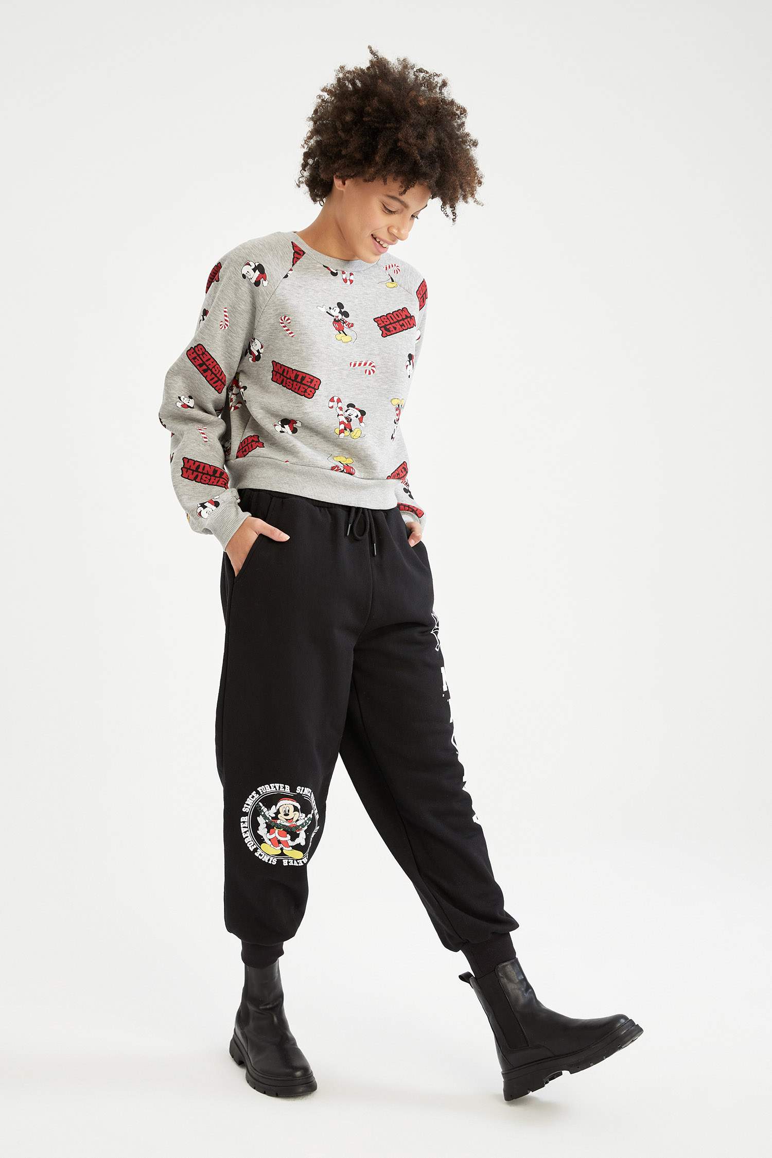 Standart Fit Yılbaşı Temalı Mickey Mouse Lisanslı Bağcıklı Jogger Eşofman Altı