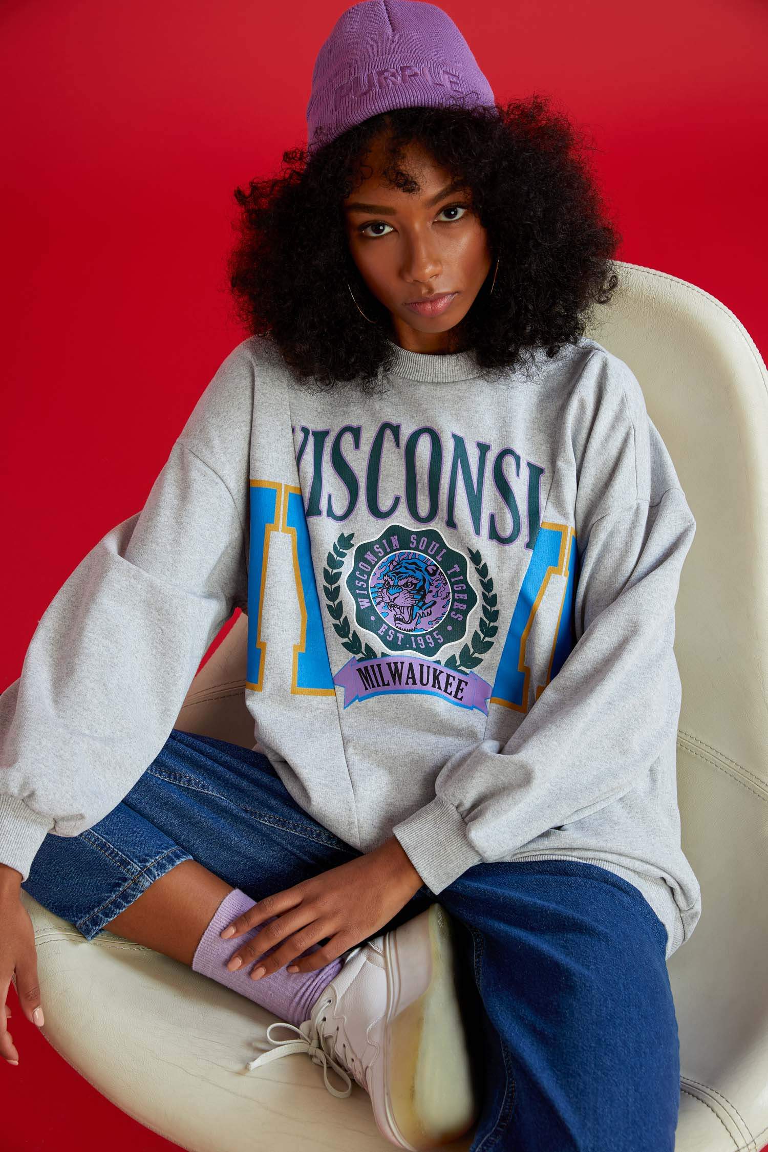 Oversize Fit Kolej Baskılı İçi Yumuşak Tüylü Bisiklet Yaka Sweatshirt.