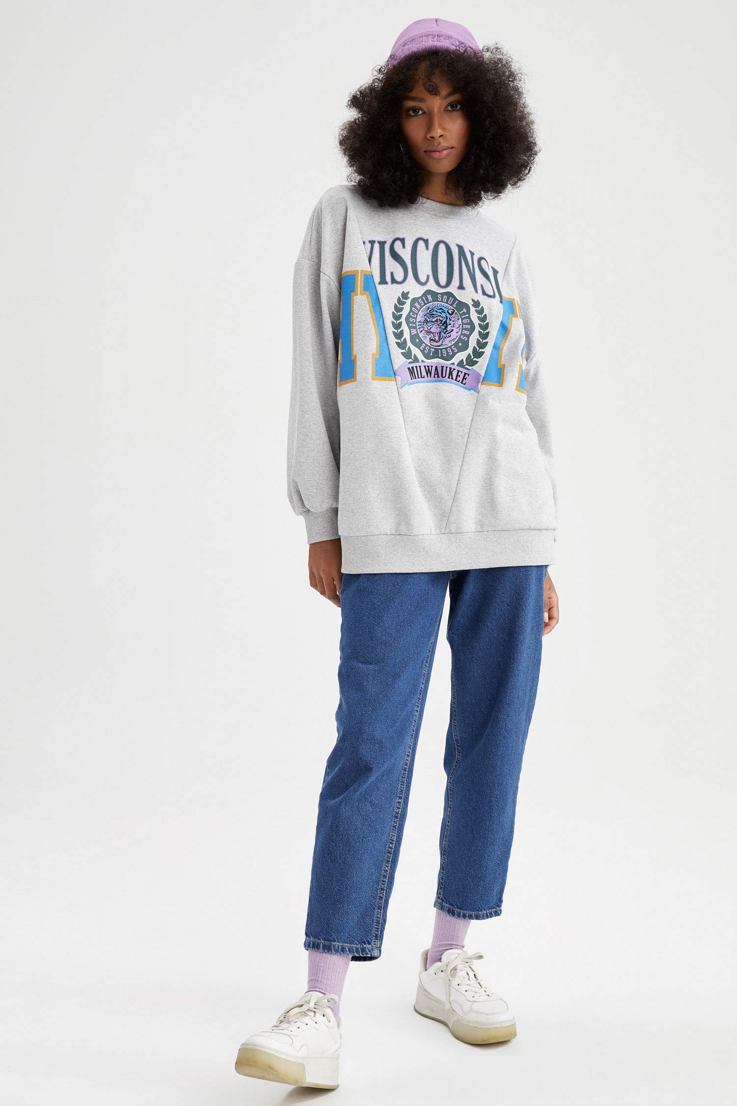 Oversize Fit Kolej Baskılı İçi Yumuşak Tüylü Bisiklet Yaka Sweatshirt.