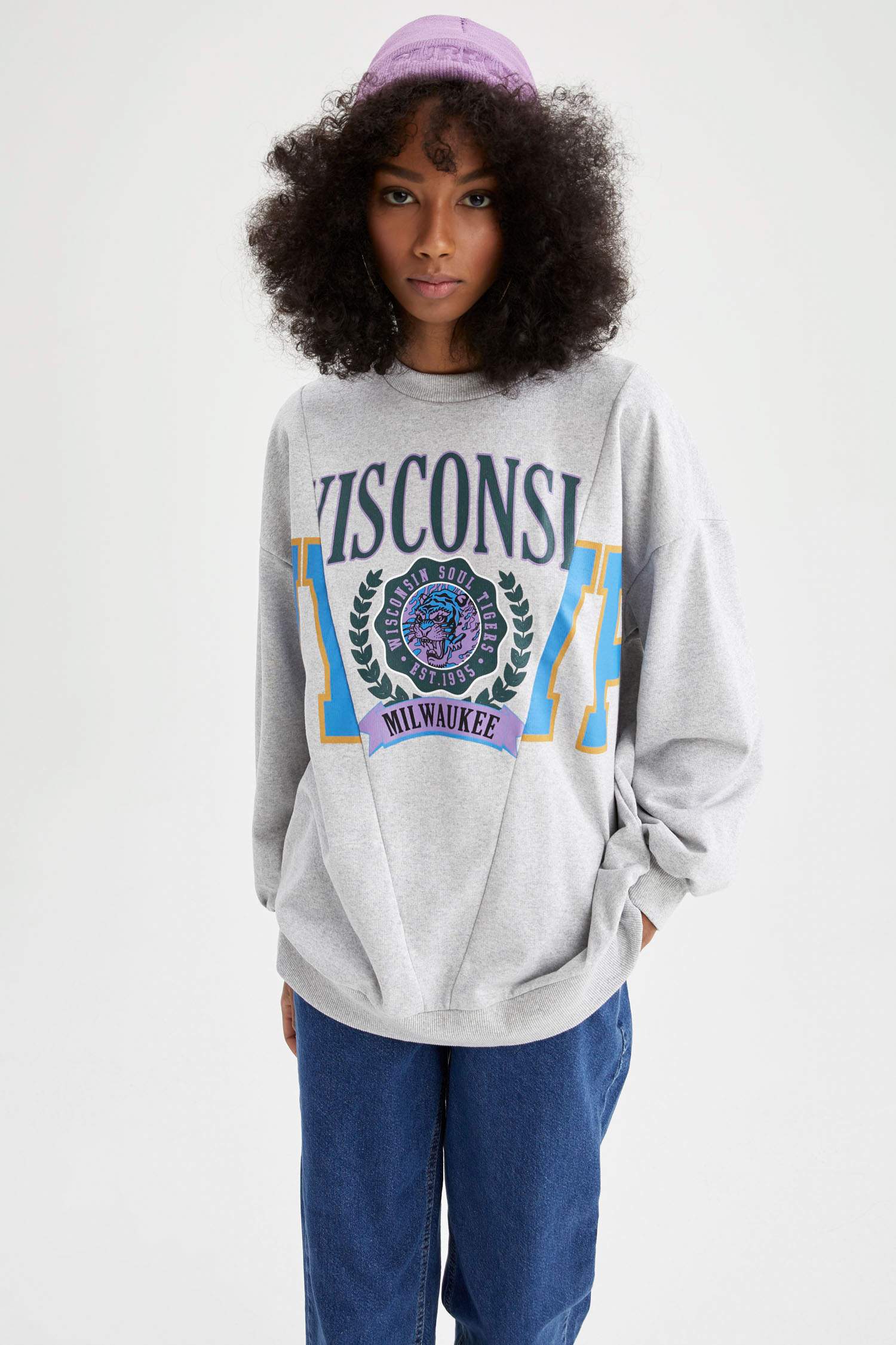 Oversize Fit Kolej Baskılı İçi Yumuşak Tüylü Bisiklet Yaka Sweatshirt.