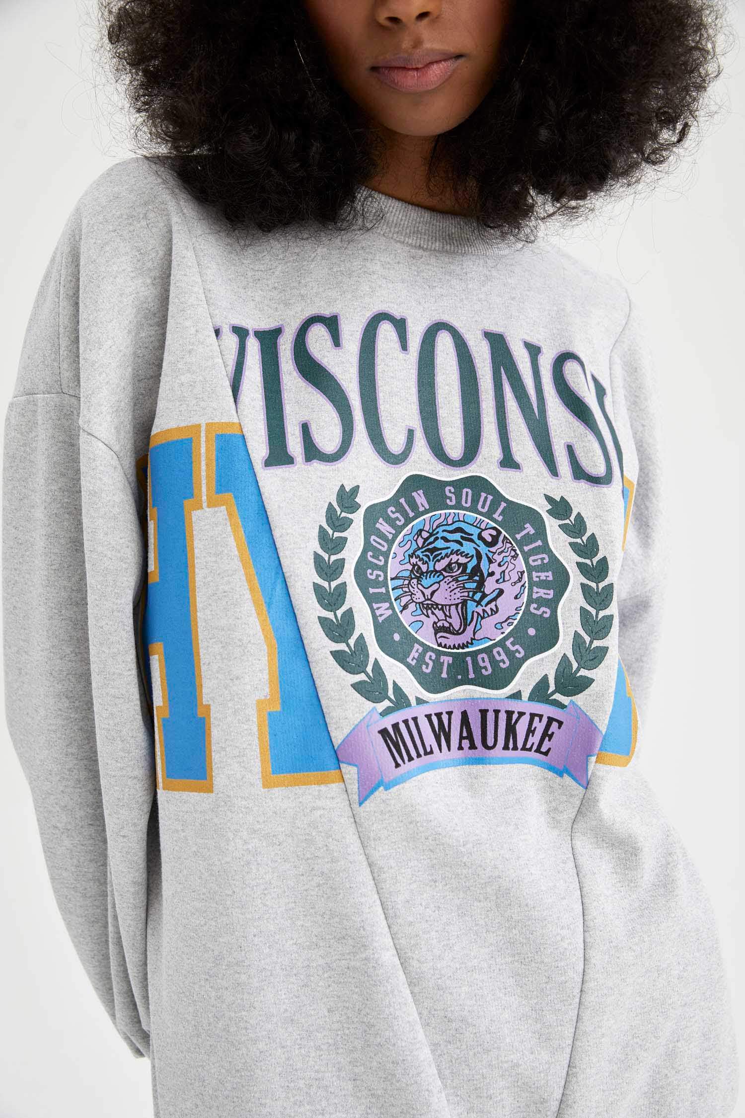 Oversize Fit Kolej Baskılı İçi Yumuşak Tüylü Bisiklet Yaka Sweatshirt.
