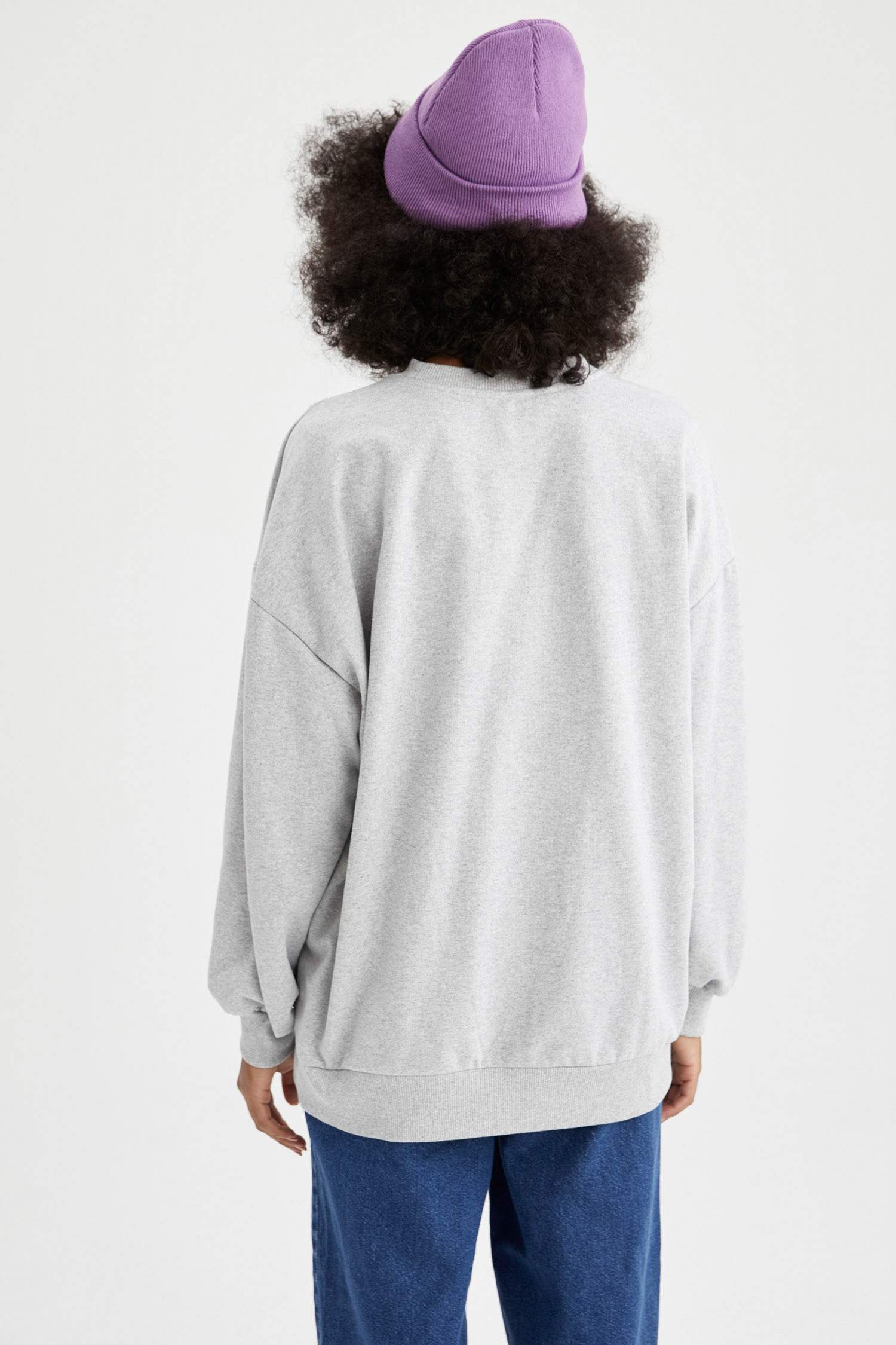 Oversize Fit Kolej Baskılı İçi Yumuşak Tüylü Bisiklet Yaka Sweatshirt.