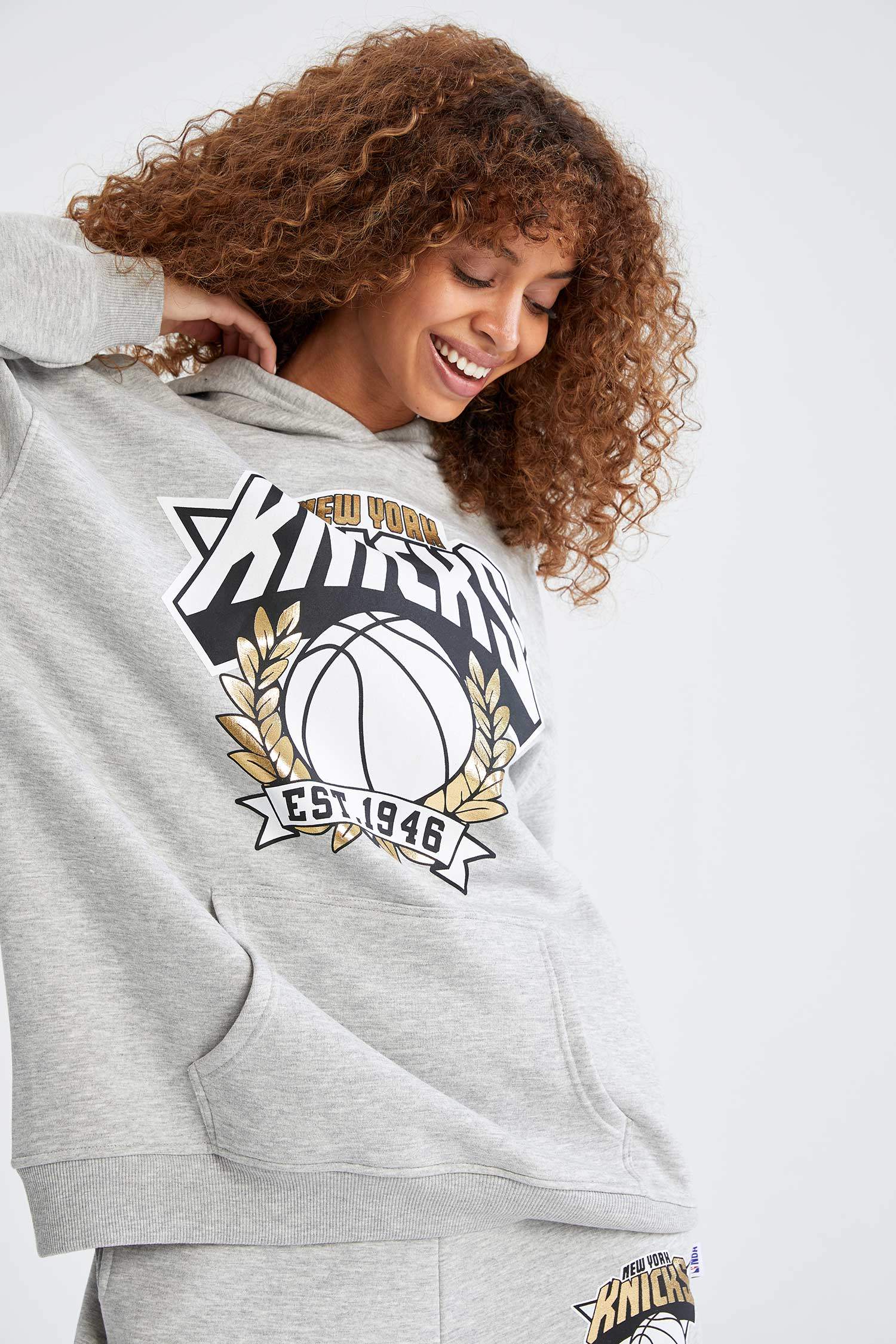 Oversize Fit NBA New York Knicks Lisanslı İçi Yumuşak Tüylü Sweatshirt