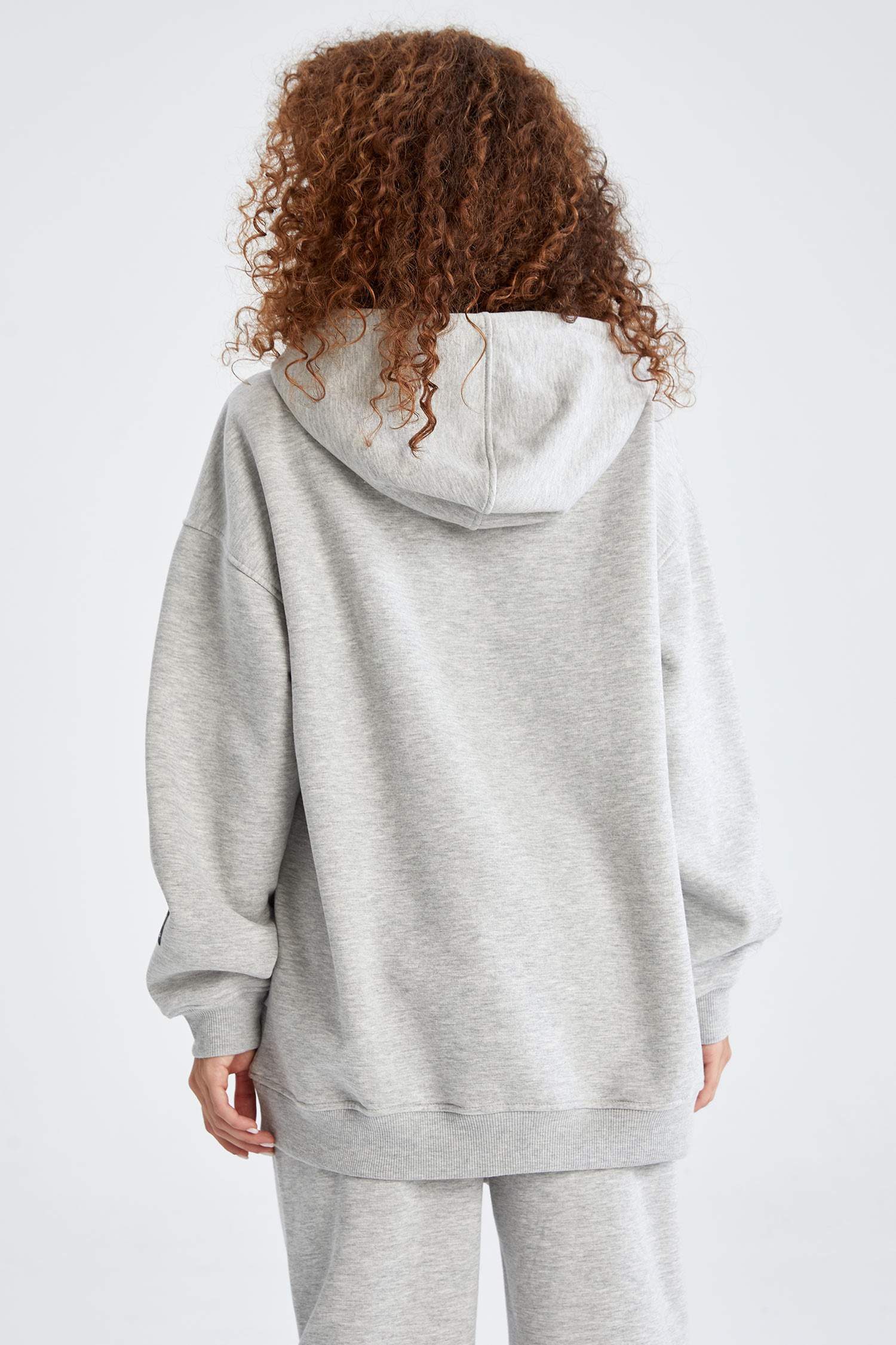 Oversize Fit NBA New York Knicks Lisanslı İçi Yumuşak Tüylü Sweatshirt
