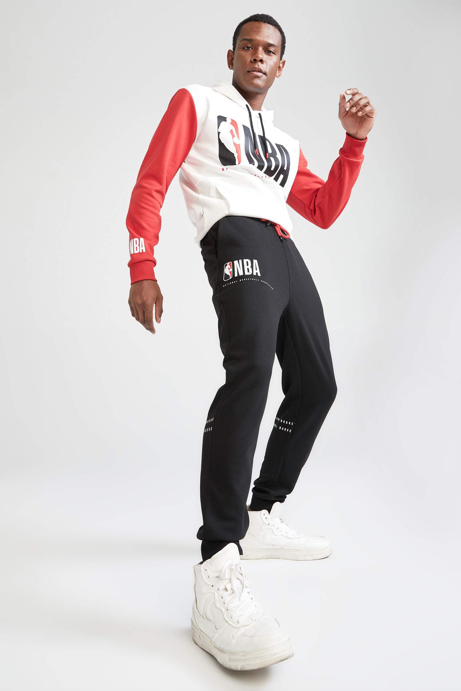 Defacto Fit NBA Lisanslı Slim Fit Esnek Paça Jogger