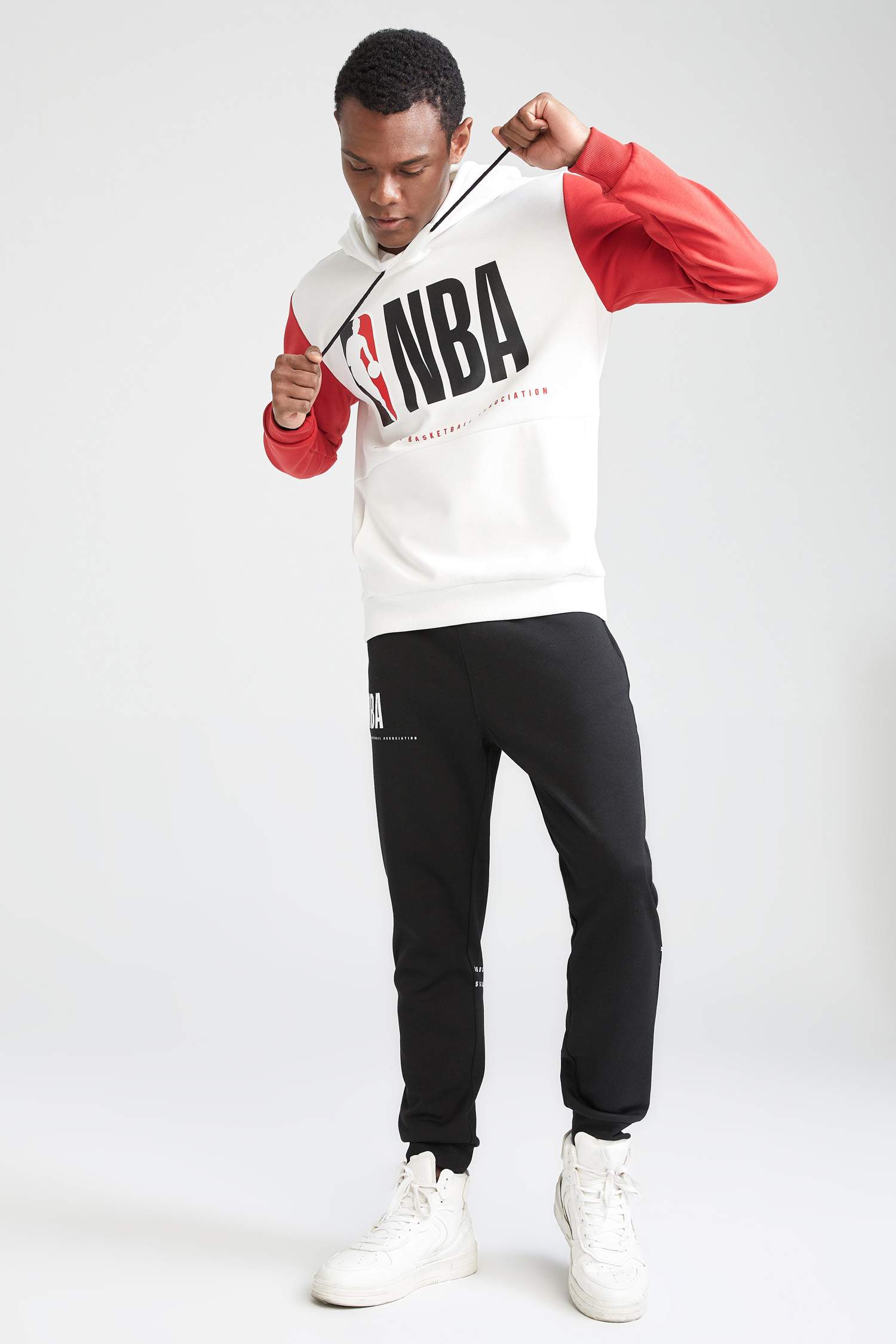 Defacto Fit NBA Lisanslı Slim Fit Esnek Paça Jogger