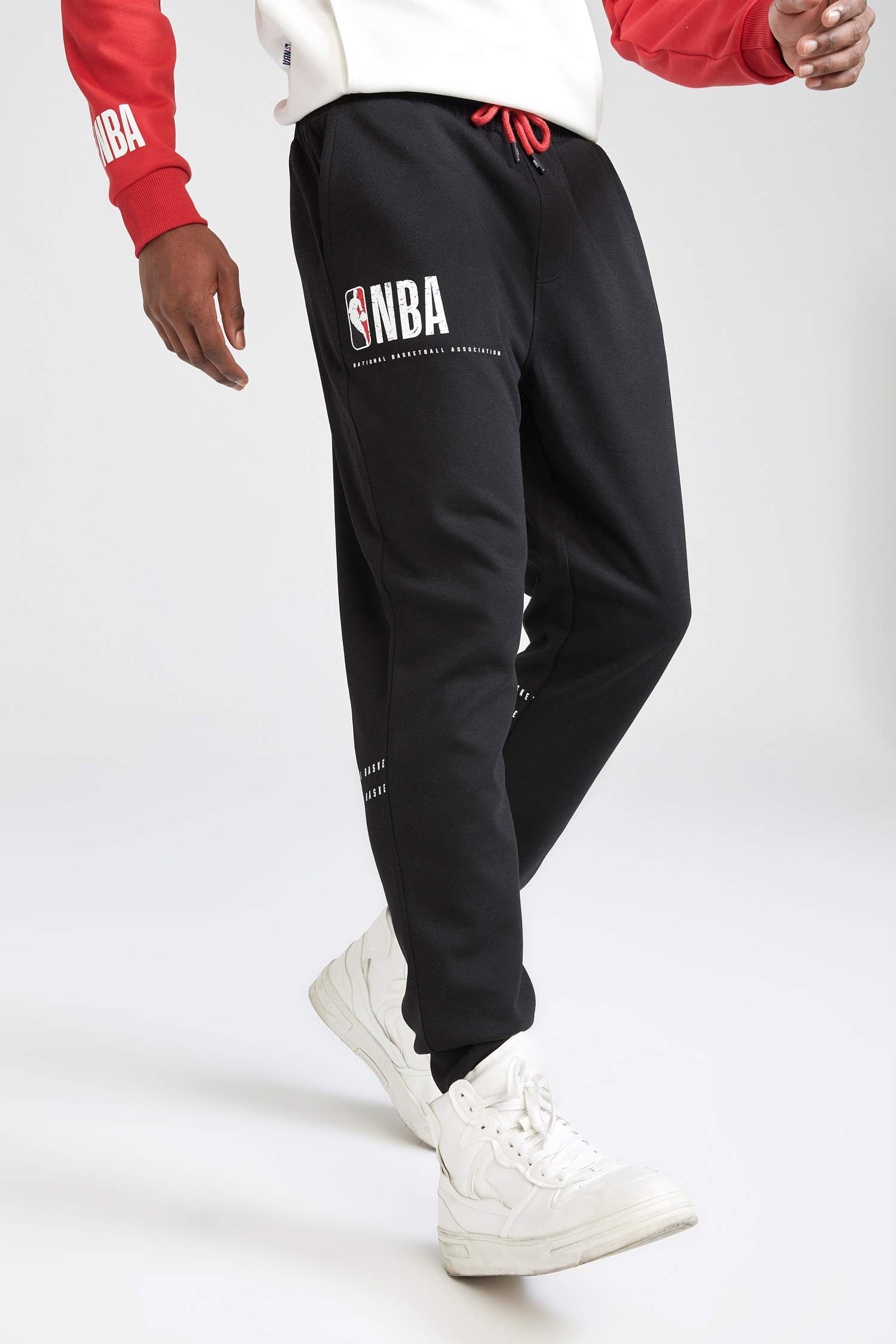 Defacto Fit NBA Lisanslı Slim Fit Esnek Paça Jogger