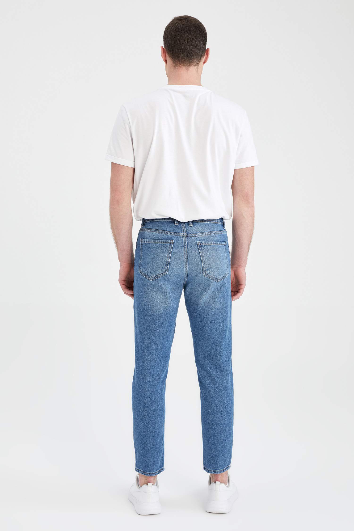 90's Slim Fit Normal Bel Boru Paça Yırtık Detaylı Jean Pantolon