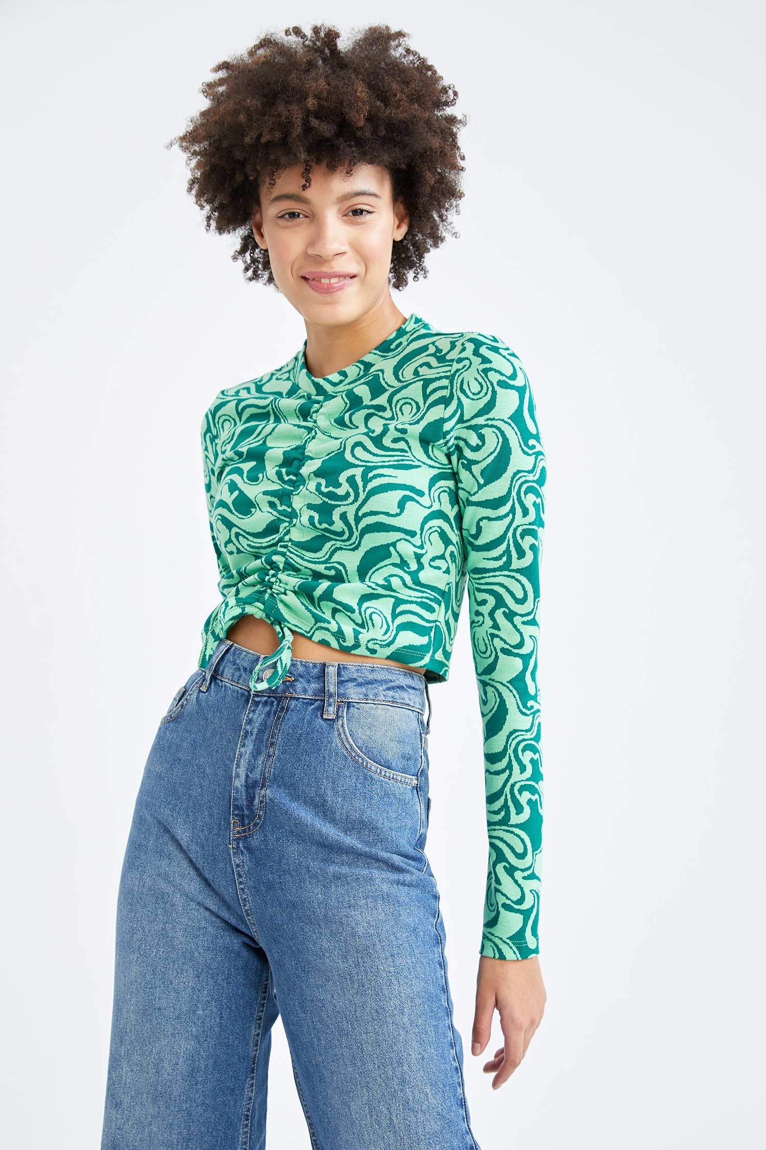 Coool Soyut Baskılı Yarım Balıkçı Yaka Slim Fit Beli Büzgülü Uzun Kollu Tişört