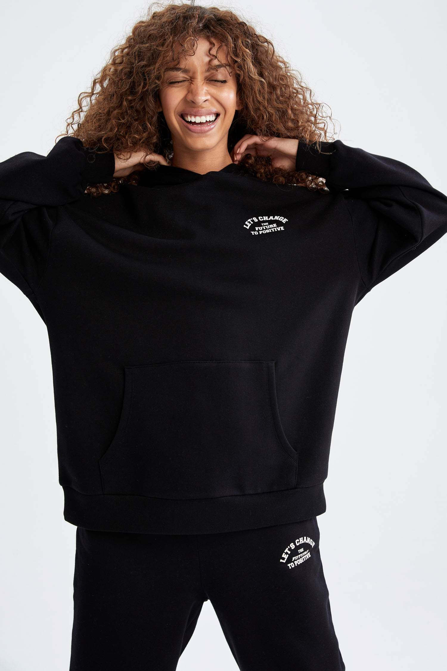 Defacto Fit Oversize Fit Slogan Baskılı Organik Pamuklu Cepli Kapüşonlu Sweatshirt