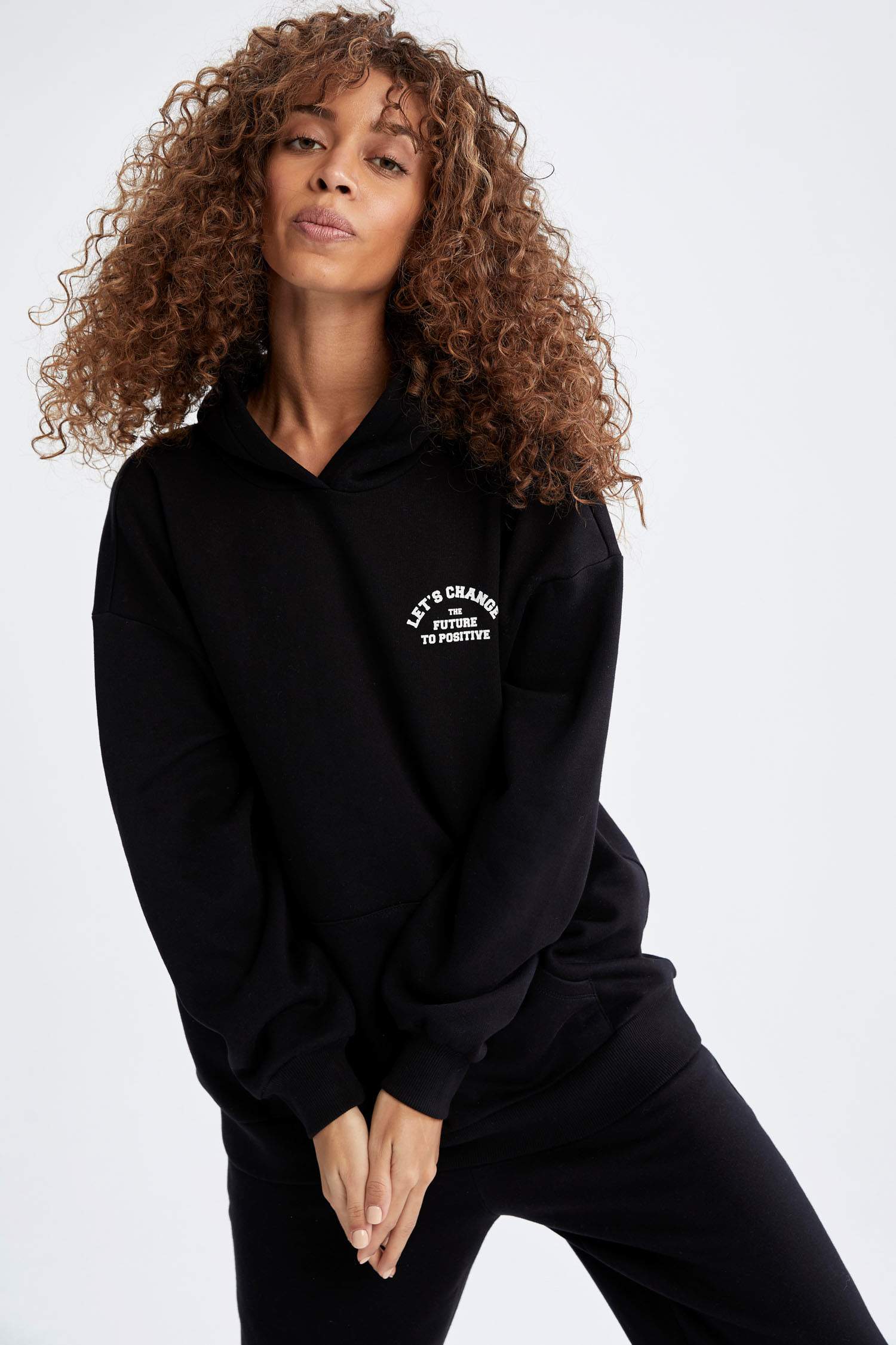 Defacto Fit Oversize Fit Slogan Baskılı Organik Pamuklu Cepli Kapüşonlu Sweatshirt