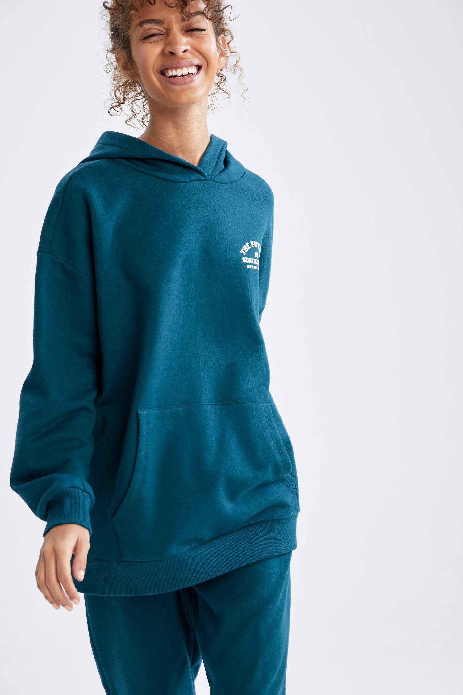 Defacto Fit Oversize Fit Slogan Baskılı Organik Pamuklu Cepli Kapüşonlu Sweatshirt