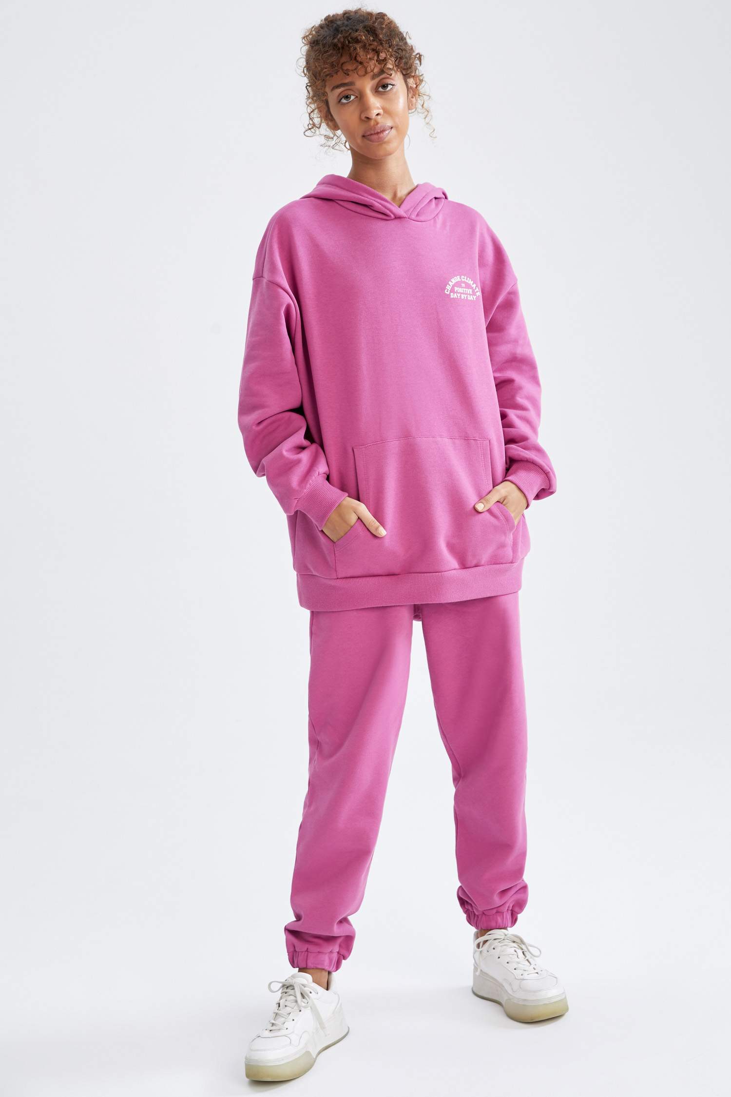Defacto Fit Oversize Fit Slogan Baskılı Organik Pamuklu Cepli Kapüşonlu Sweatshirt