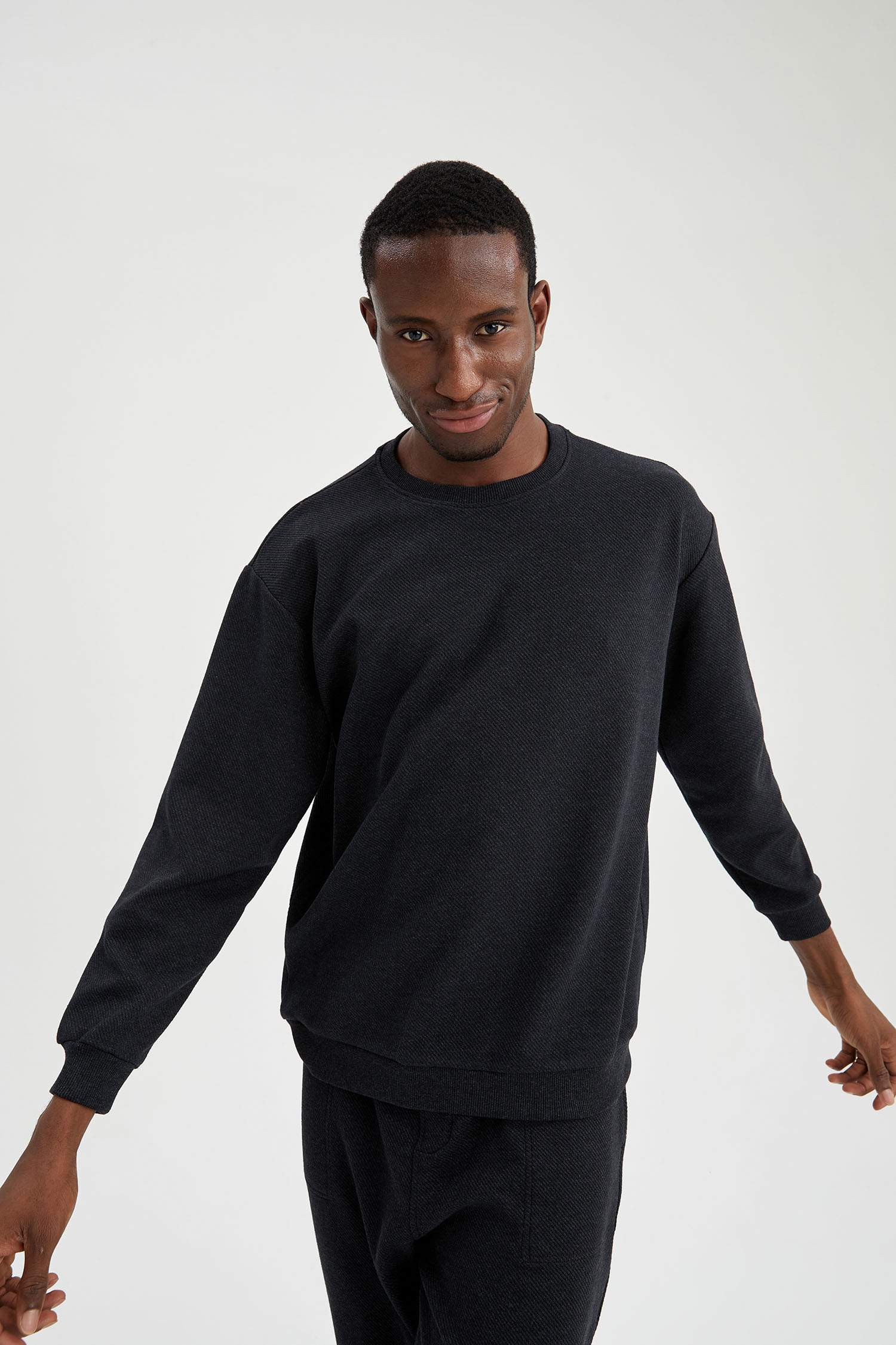 Oversize Fit Bisiklet Yaka Basic Sweatshirt