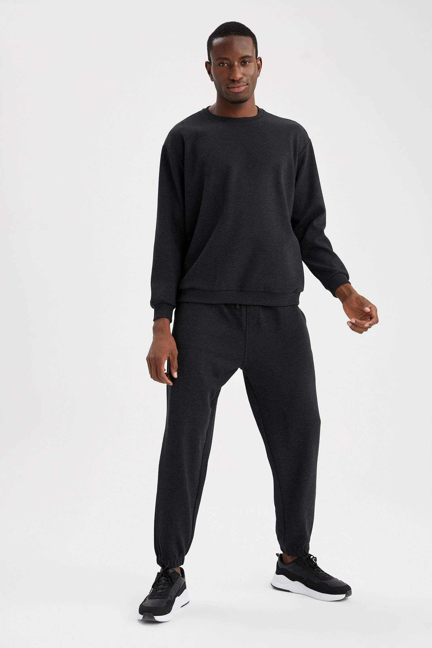 Oversize Fit Bisiklet Yaka Basic Sweatshirt