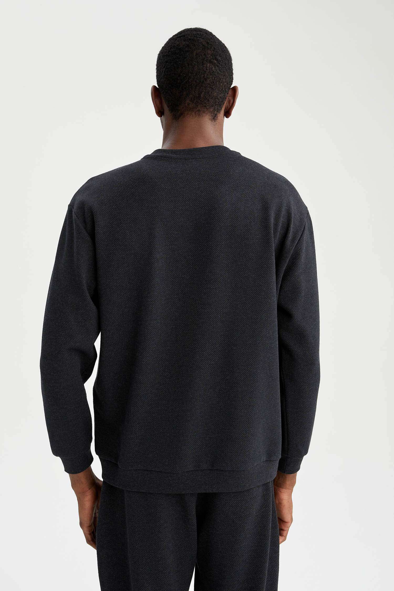 Oversize Fit Bisiklet Yaka Basic Sweatshirt