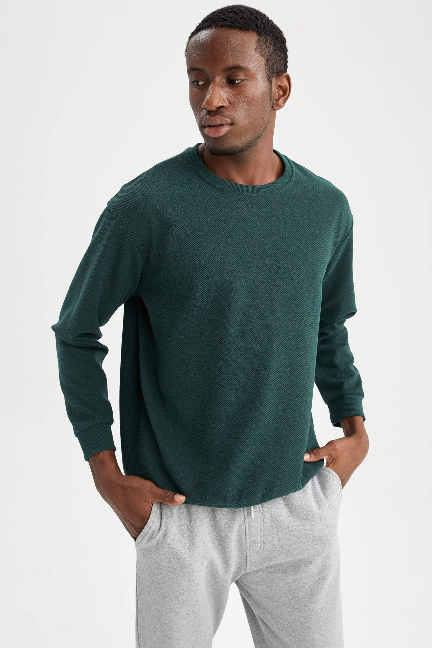 Oversize Fit Bisiklet Yaka Basic Sweatshirt