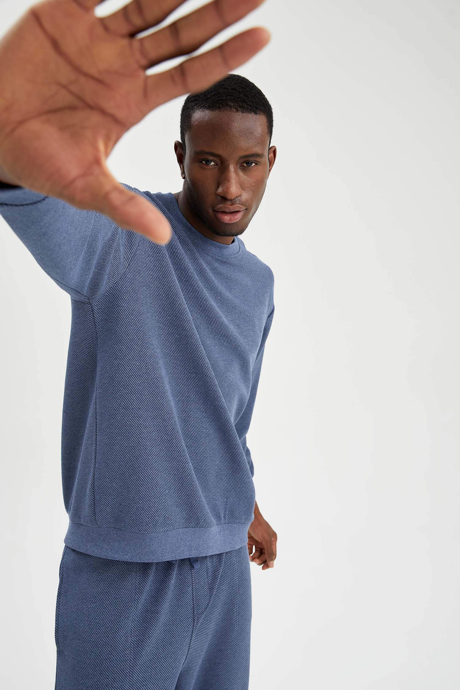 Oversize Fit Bisiklet Yaka Basic Sweatshirt