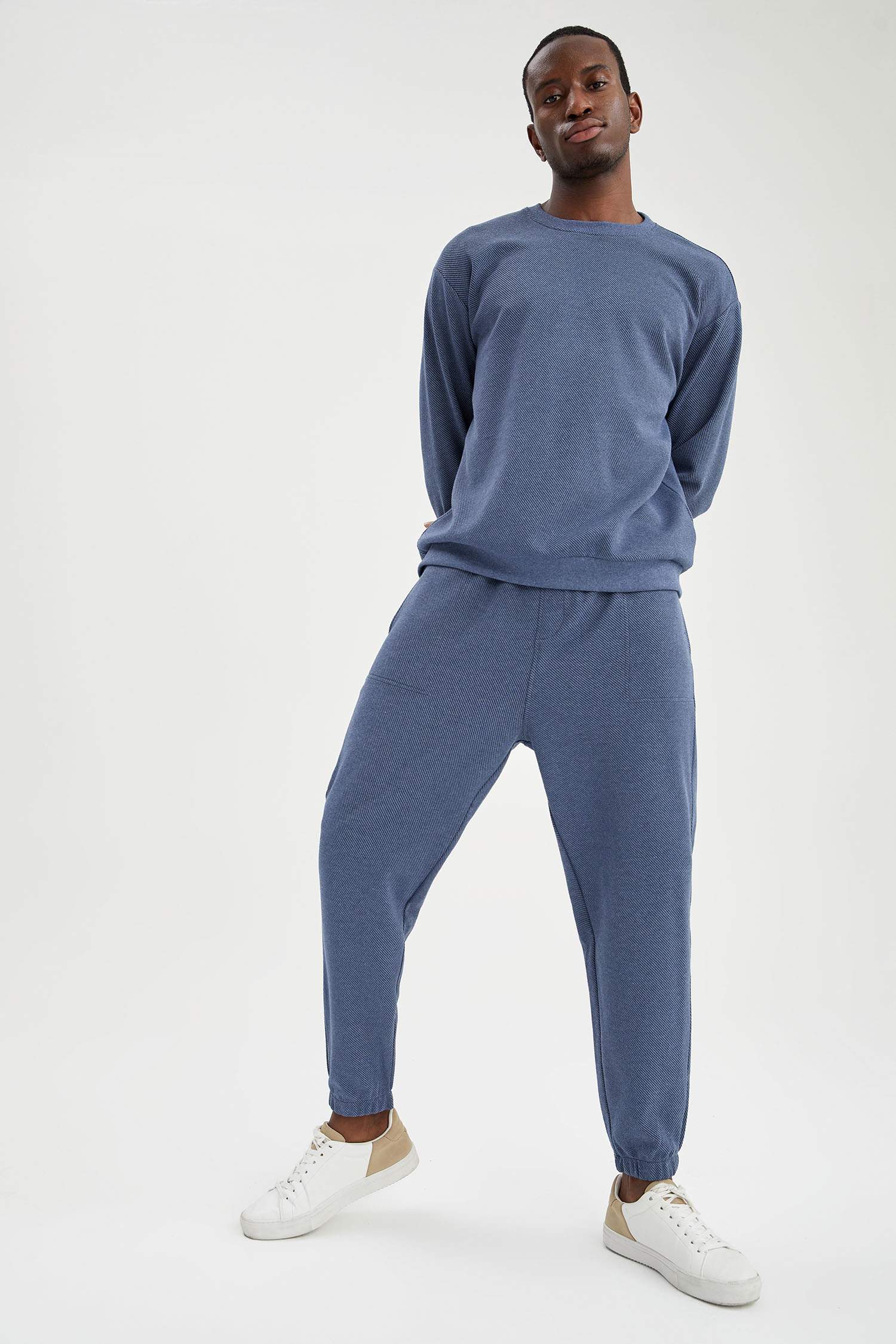Oversize Fit Bisiklet Yaka Basic Sweatshirt