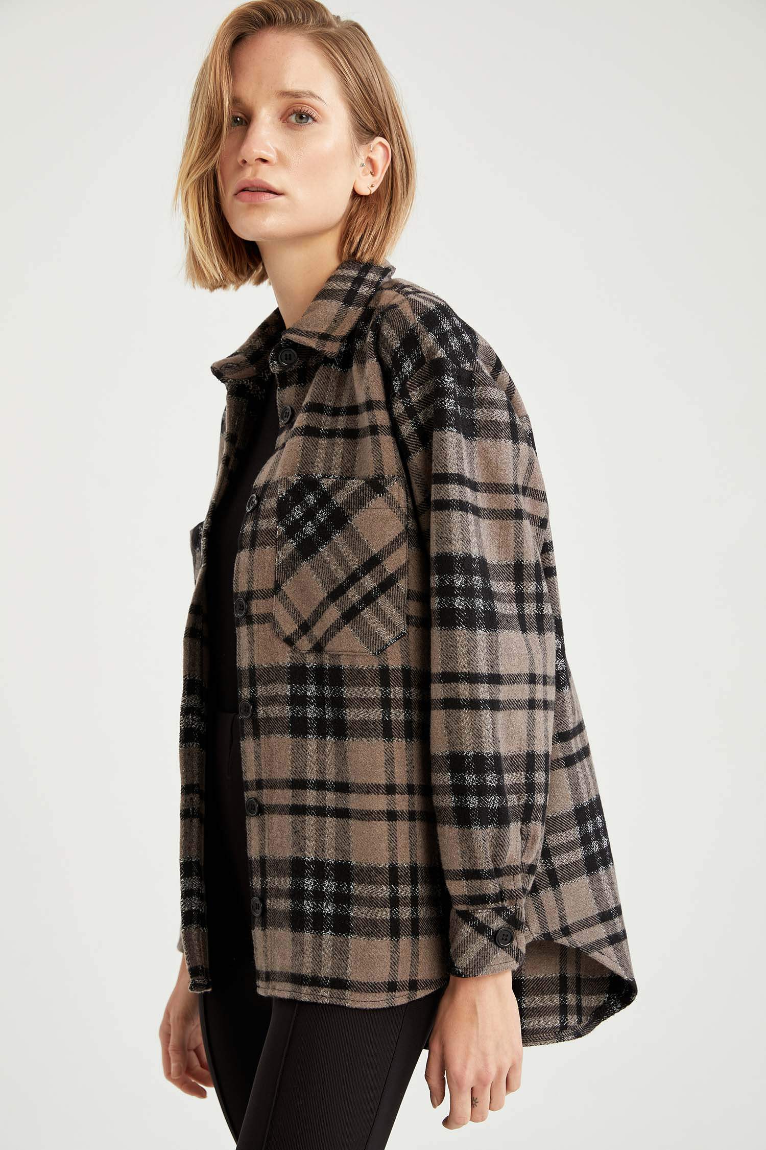 Retro Ekoseli Oversize Fit Cep Detaylı Flanel Oduncu Gömlek