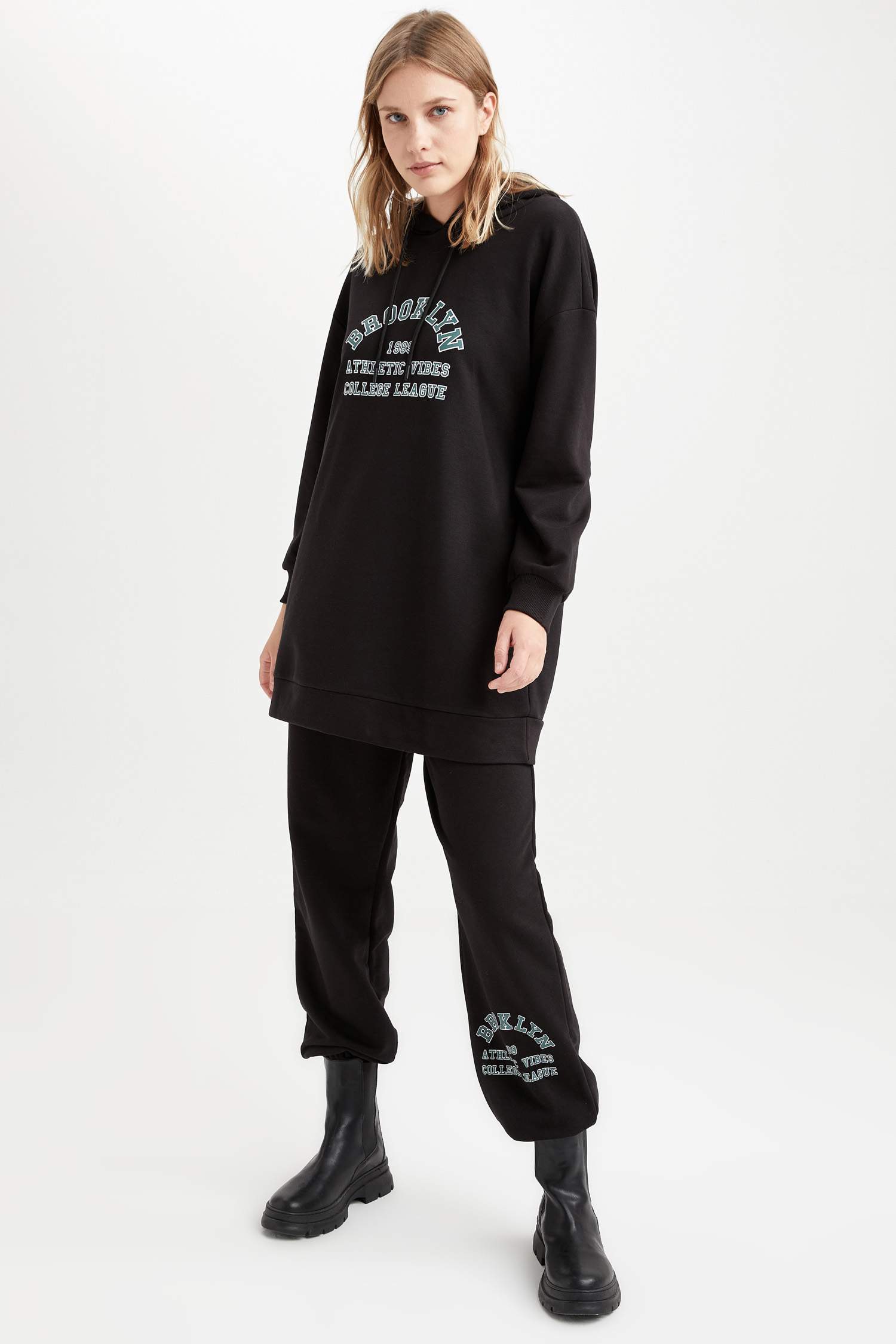 Oversize Fit Kapüşonlu Baskılı Sweatshirt Tunik
