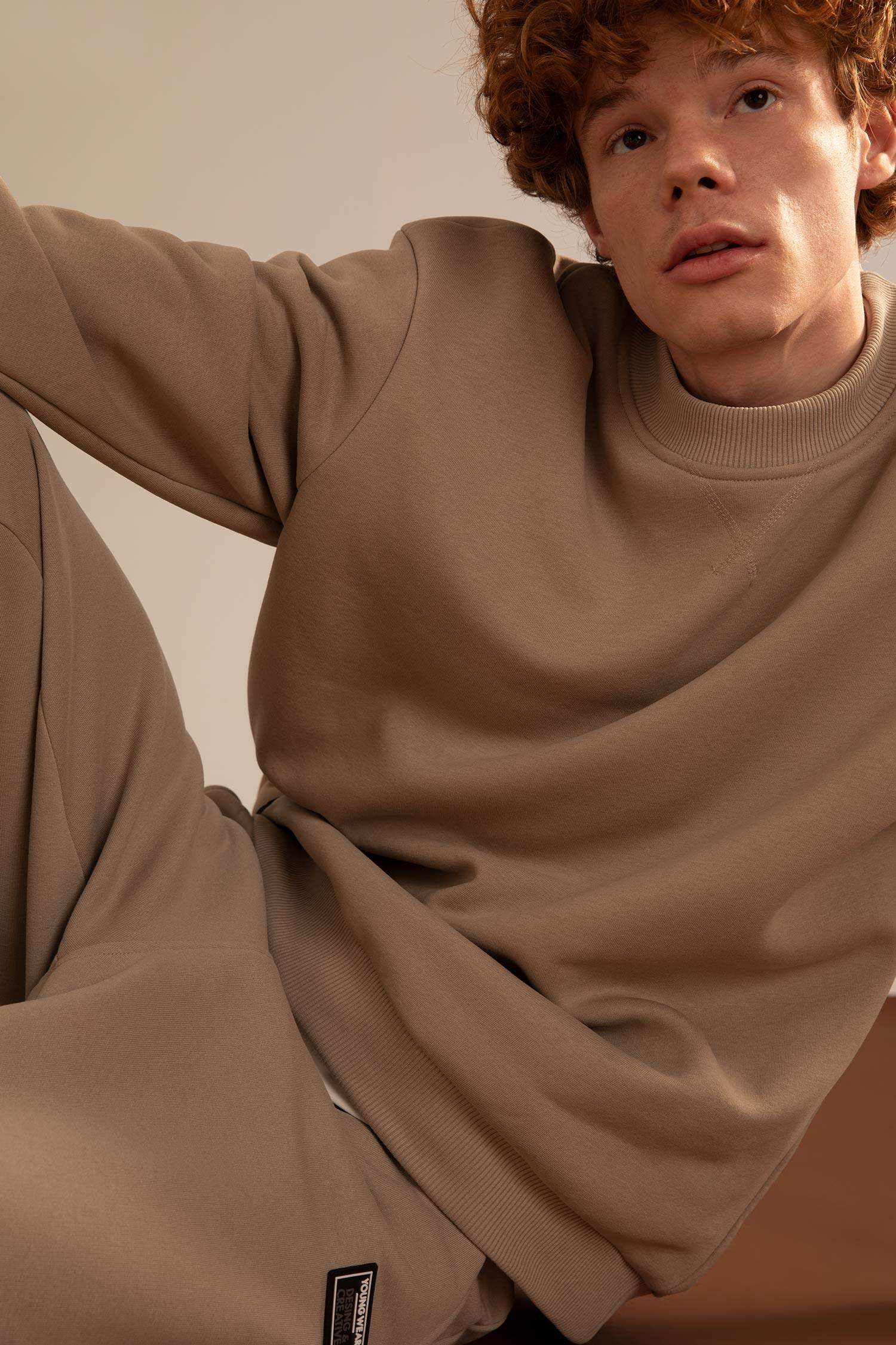 Boxy Fit Bisiklet Yaka Basic Sweatshirt