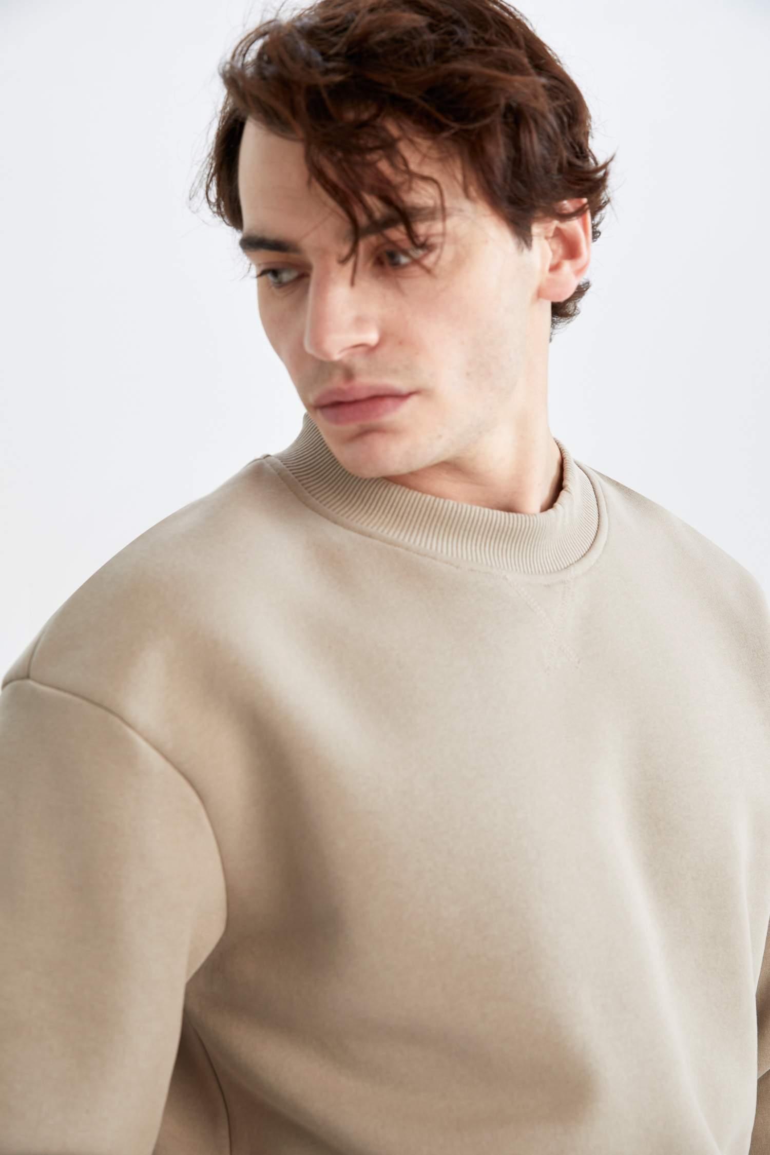 Boxy Fit Bisiklet Yaka Basic Sweatshirt