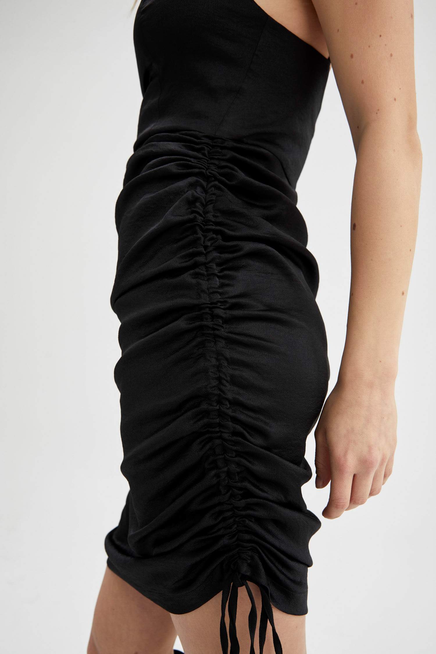 Bodycon Yılbaşı Temalı Kare Yaka Askılı Saten Mini Elbise