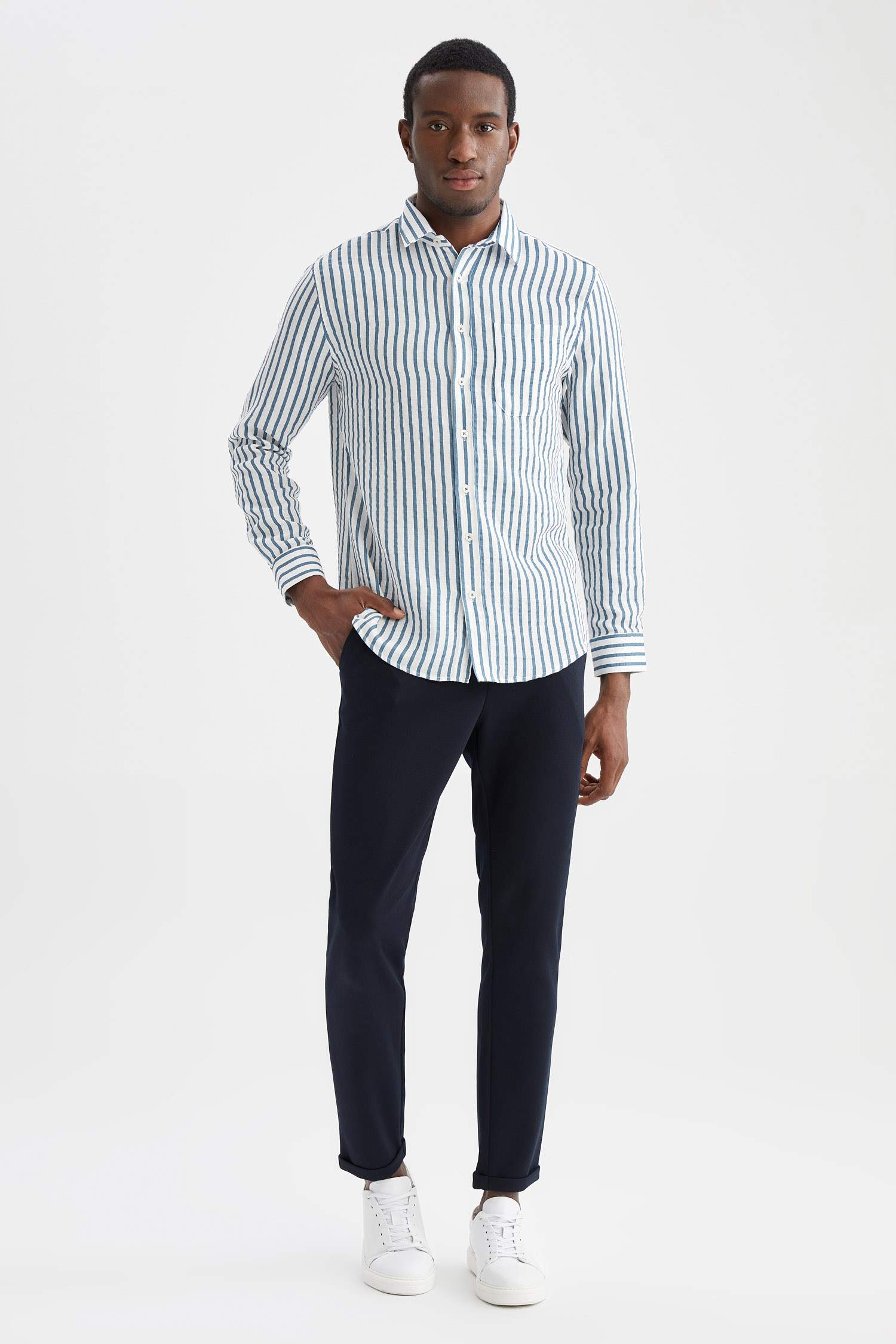 Modern Fit Çizgi Desenli Pamuklu Uzun Kollu Gömlek