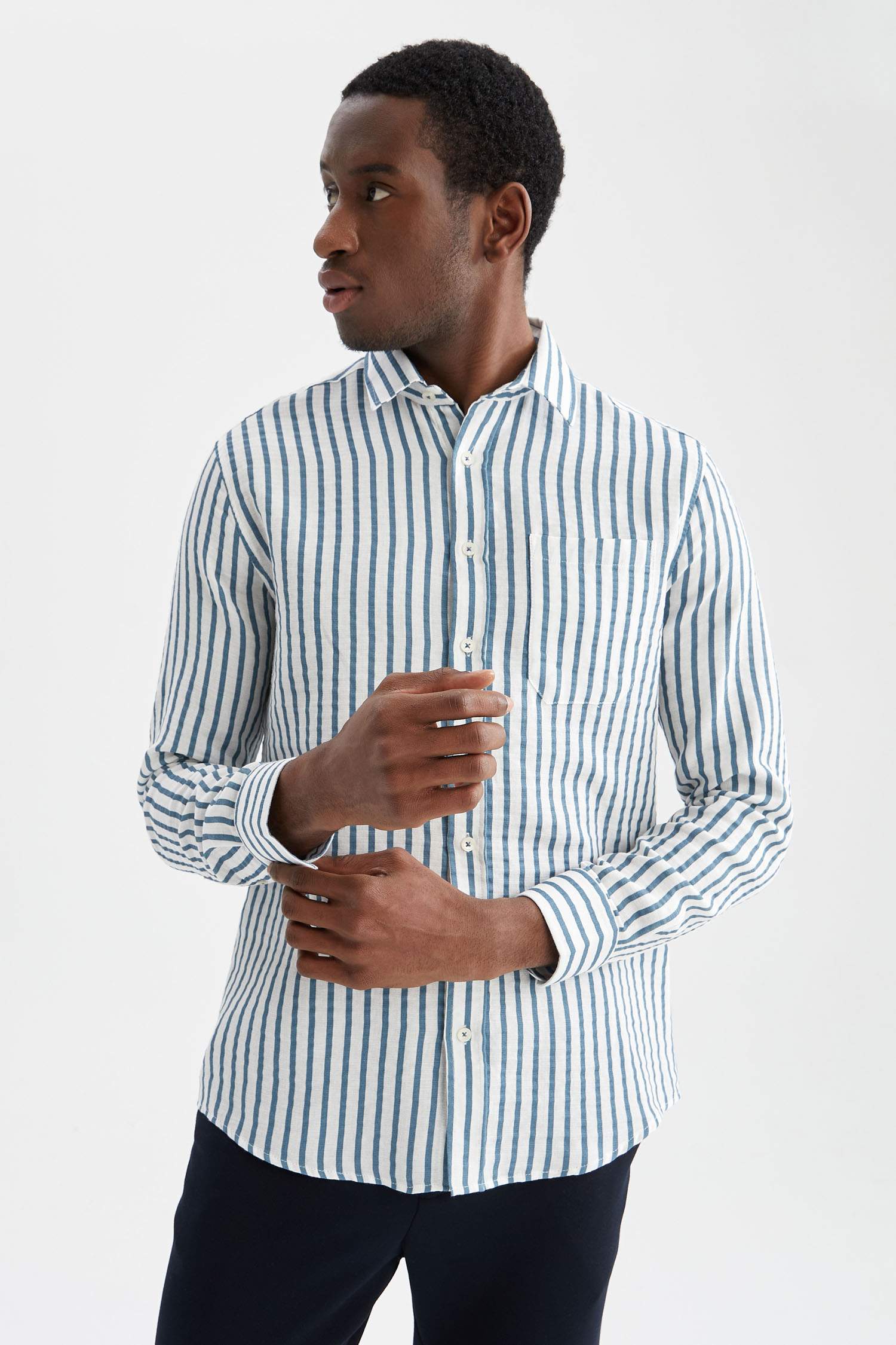 Modern Fit Çizgi Desenli Pamuklu Uzun Kollu Gömlek