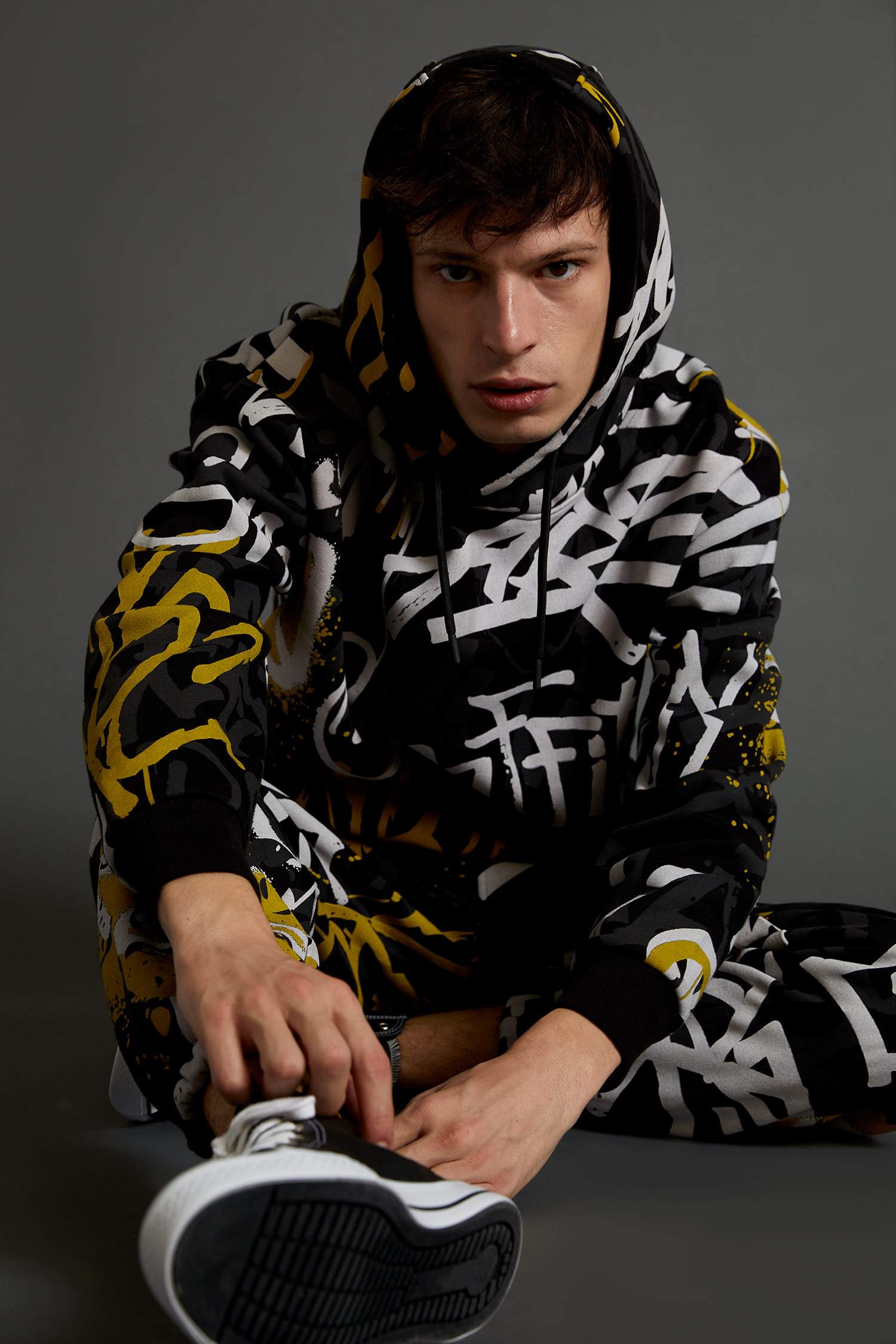 Oversize Fit Kapüşonlu Baskılı Uzun Kollu İçi Yumuşak Tüylü Sweatshirt